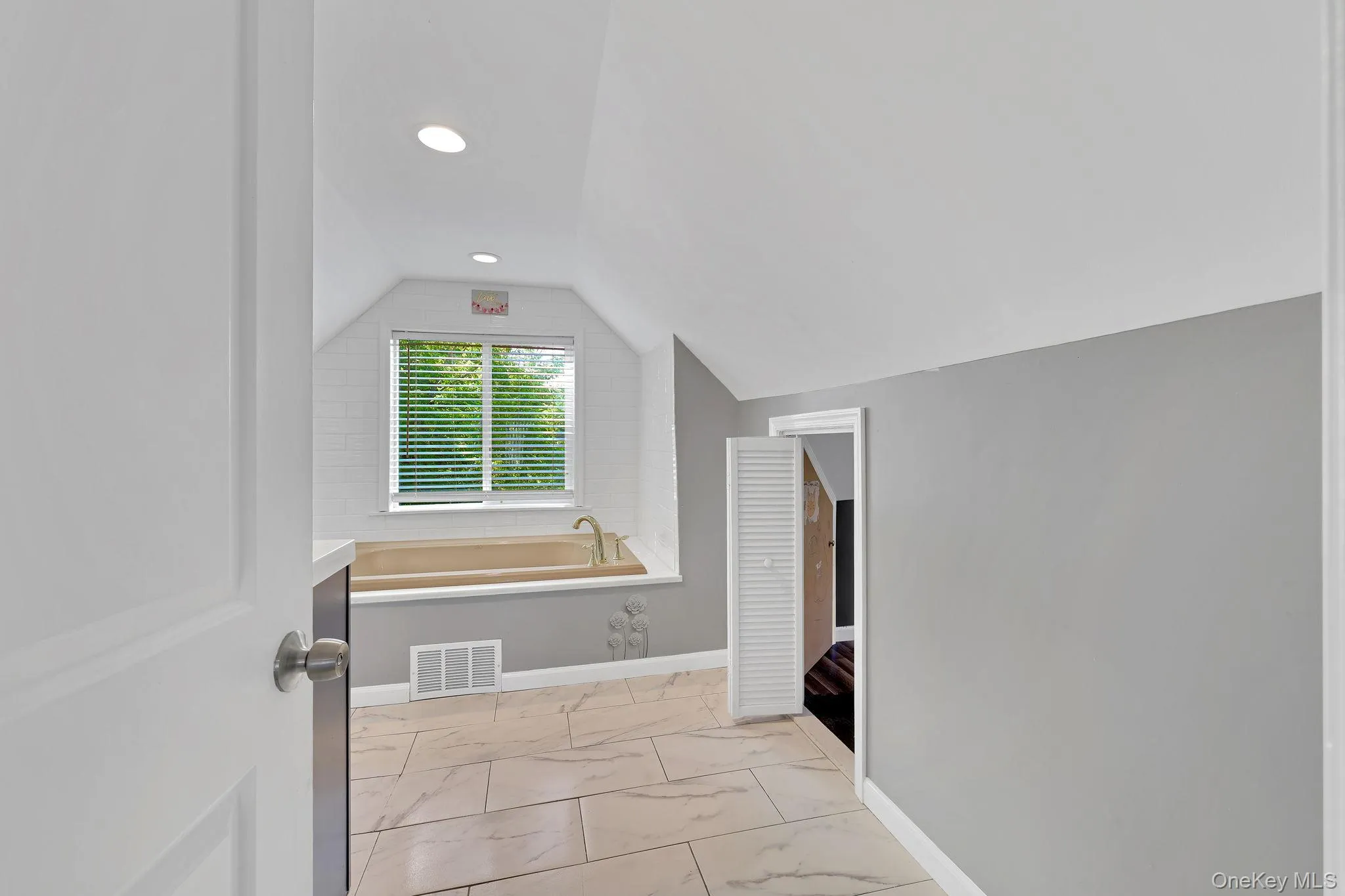 33 Seward Avenue, Port Jervis, NY, 4 Bedrooms Bedrooms, 14 Rooms Rooms,4 BathroomsBathrooms,Residential,For Rent,Seward,0,1005465 33 Seward Avenue, Port Jervis, NY, 4 Bedrooms Bedrooms, 14 Rooms Rooms,4 BathroomsBathrooms,Residential,For Rent,Seward,0,1005465