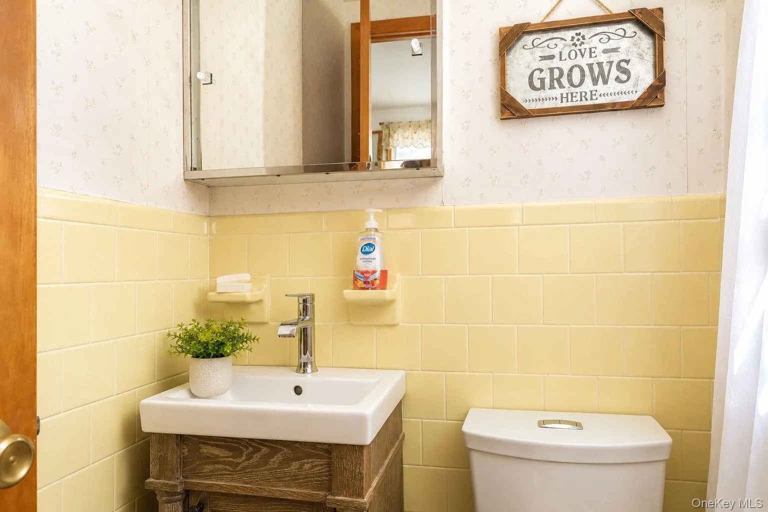 10 James Street, Crawford, NY, 3 Bedrooms Bedrooms, 8 Rooms Rooms,1 BathroomBathrooms,Residential,For Rent,James,0,1005467 10 James Street, Crawford, NY, 3 Bedrooms Bedrooms, 8 Rooms Rooms,1 BathroomBathrooms,Residential,For Rent,James,0,1005467