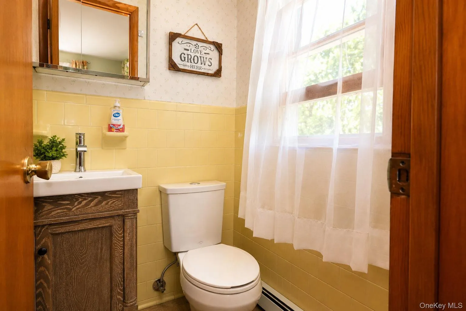 10 James Street, Crawford, NY, 3 Bedrooms Bedrooms, 8 Rooms Rooms,1 BathroomBathrooms,Residential,For Rent,James,0,1005467 10 James Street, Crawford, NY, 3 Bedrooms Bedrooms, 8 Rooms Rooms,1 BathroomBathrooms,Residential,For Rent,James,0,1005467