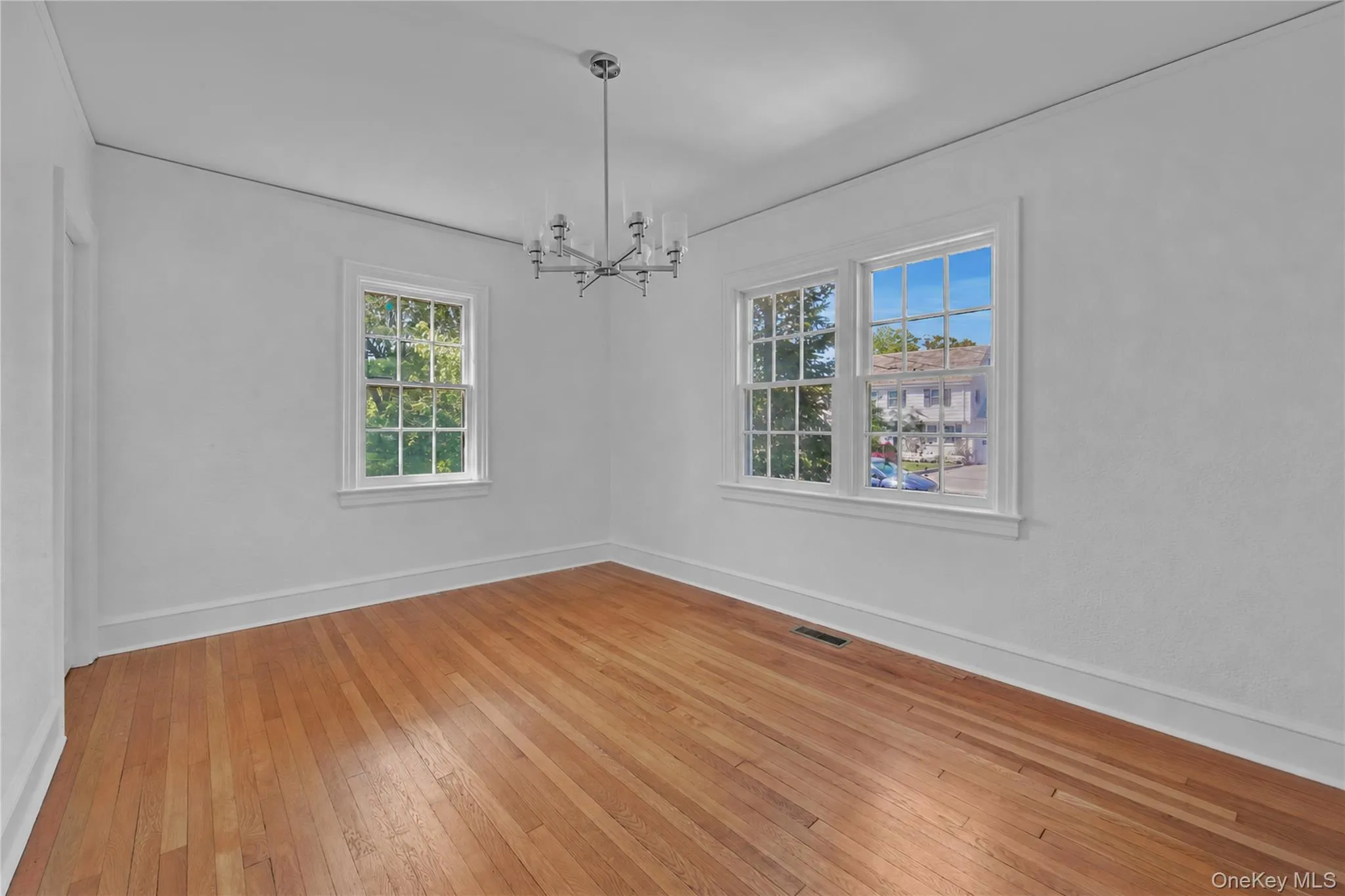 27 Summit Street, Eastchester, NY, 3 Bedrooms Bedrooms, 6 Rooms Rooms,2 BathroomsBathrooms,Residential Lease,For Rent,Summit,0,1005478 27 Summit Street, Eastchester, NY, 3 Bedrooms Bedrooms, 6 Rooms Rooms,2 BathroomsBathrooms,Residential Lease,For Rent,Summit,0,1005478