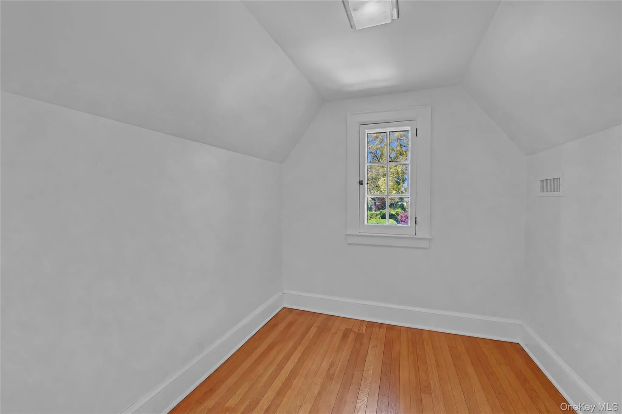 27 Summit Street, Eastchester, NY, 3 Bedrooms Bedrooms, 6 Rooms Rooms,2 BathroomsBathrooms,Residential Lease,For Rent,Summit,0,1005478 27 Summit Street, Eastchester, NY, 3 Bedrooms Bedrooms, 6 Rooms Rooms,2 BathroomsBathrooms,Residential Lease,For Rent,Summit,0,1005478