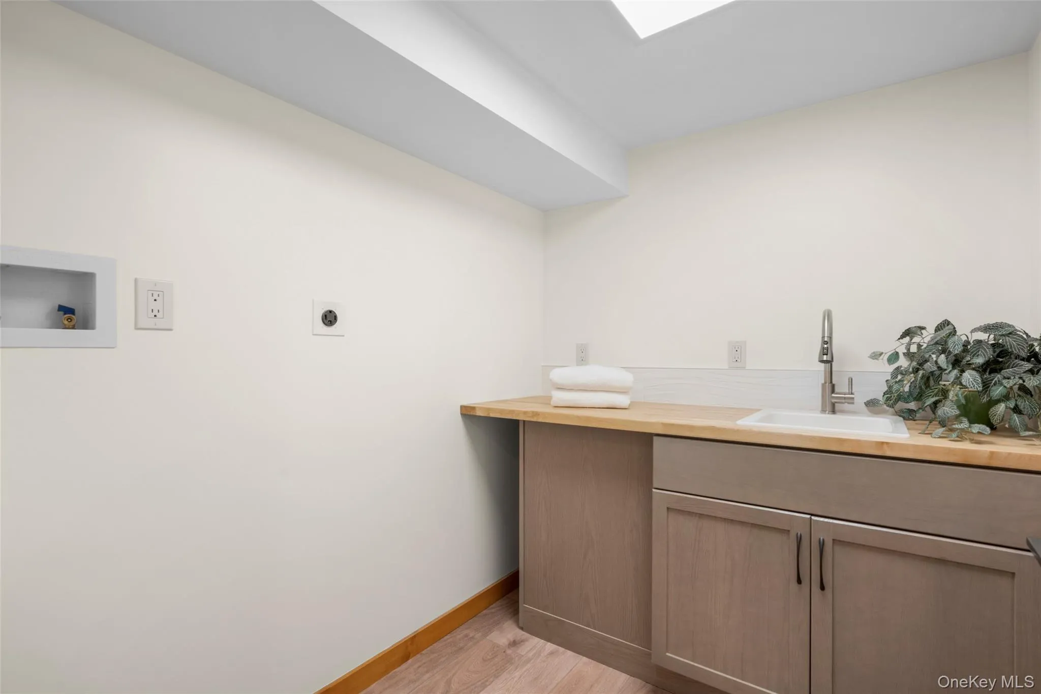 14 Ridgeland Terrace, Rye City, NY, 4 Bedrooms Bedrooms, 7 Rooms Rooms,2 BathroomsBathrooms,Residential,For Rent,Ridgeland,0,1005480 14 Ridgeland Terrace, Rye City, NY, 4 Bedrooms Bedrooms, 7 Rooms Rooms,2 BathroomsBathrooms,Residential,For Rent,Ridgeland,0,1005480