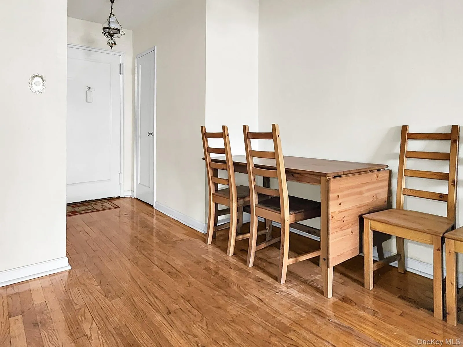 29-08 139th Street, New York, NY, 2 Bedrooms Bedrooms, 5 Rooms Rooms,1 BathroomBathrooms,Residential,For Rent,139th,0,1005482 29-08 139th Street, New York, NY, 2 Bedrooms Bedrooms, 5 Rooms Rooms,1 BathroomBathrooms,Residential,For Rent,139th,0,1005482