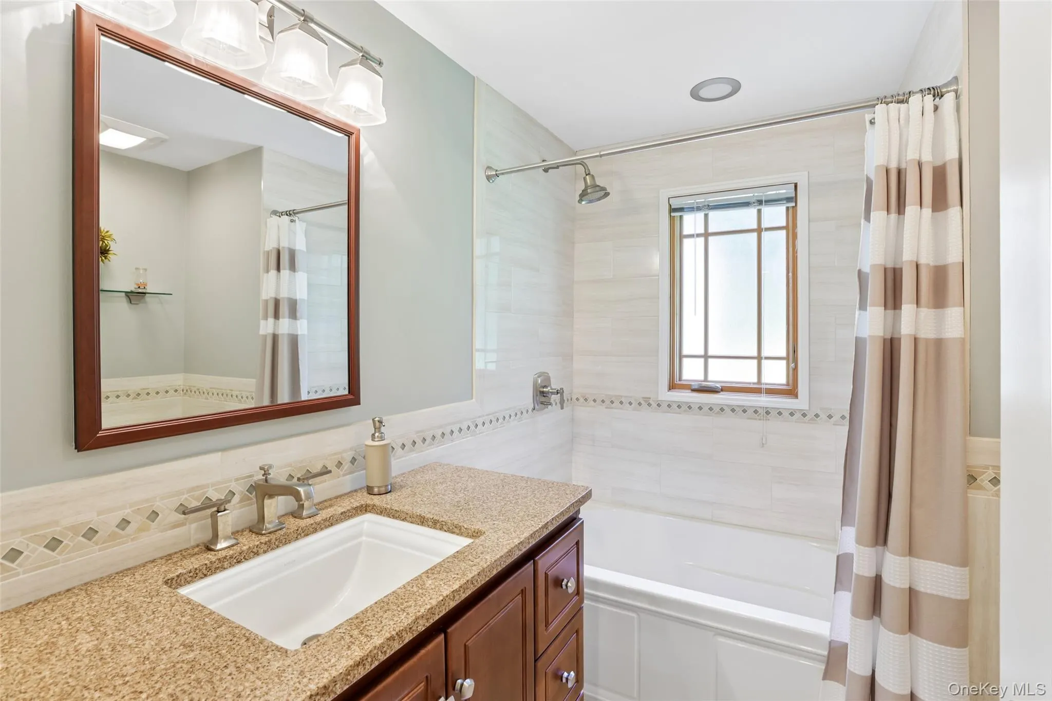 6 Berry Lane, Glen Cove, NY, 3 Bedrooms Bedrooms, 6 Rooms Rooms,2 BathroomsBathrooms,Residential,For Rent,Berry,0,1005483 6 Berry Lane, Glen Cove, NY, 3 Bedrooms Bedrooms, 6 Rooms Rooms,2 BathroomsBathrooms,Residential,For Rent,Berry,0,1005483