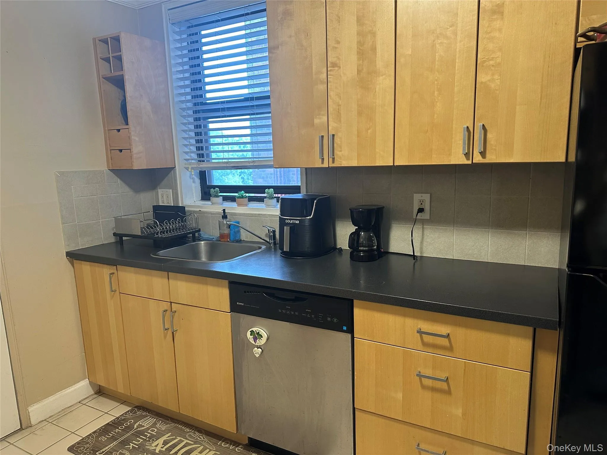 121 South Highland Avenue, Ossining, NY, 2 Bedrooms Bedrooms, 6 Rooms Rooms,1 BathroomBathrooms,Residential,For Rent,South Highland,0,1005486 121 South Highland Avenue, Ossining, NY, 2 Bedrooms Bedrooms, 6 Rooms Rooms,1 BathroomBathrooms,Residential,For Rent,South Highland,0,1005486