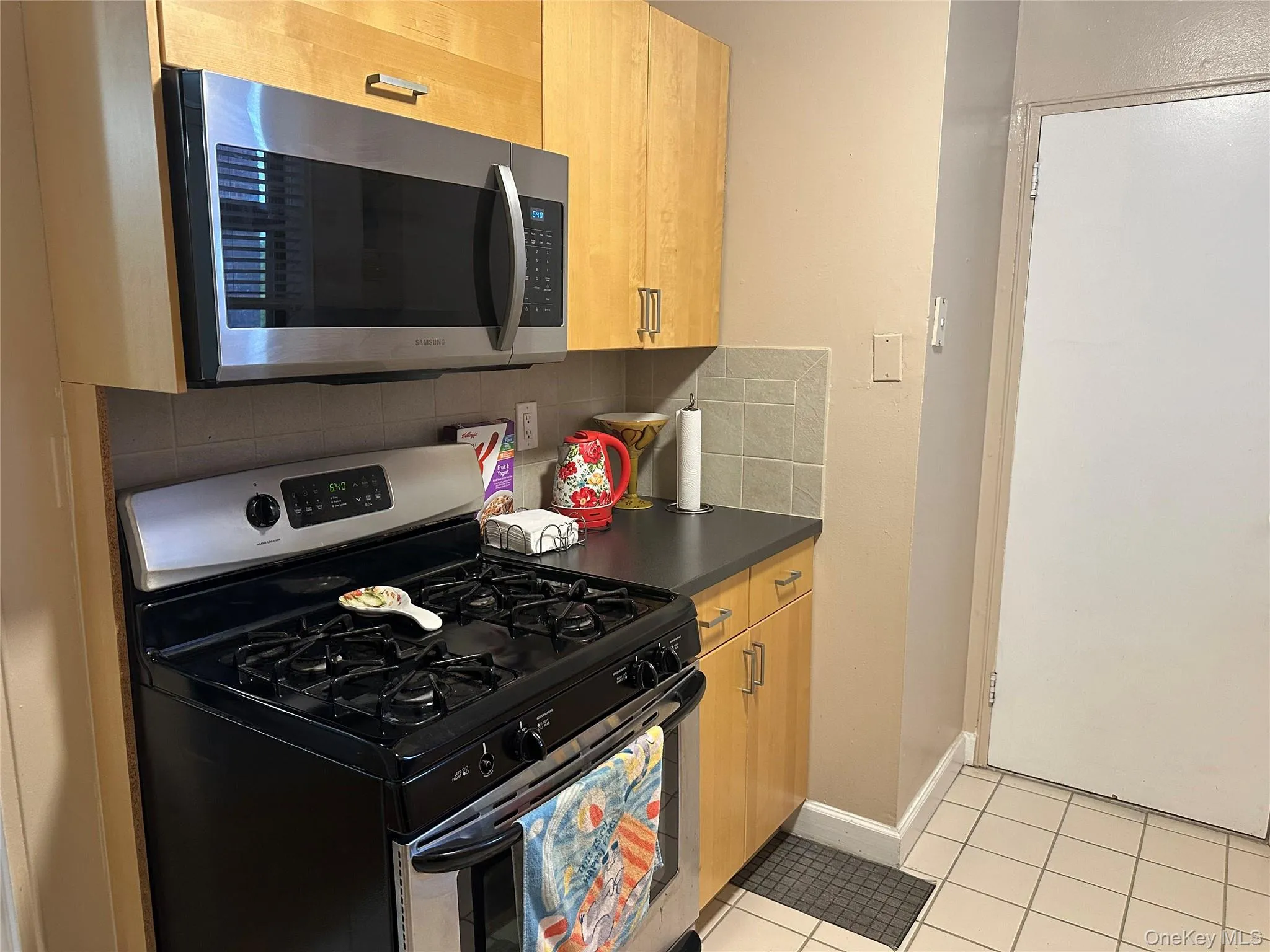 121 South Highland Avenue, Ossining, NY, 2 Bedrooms Bedrooms, 6 Rooms Rooms,1 BathroomBathrooms,Residential,For Rent,South Highland,0,1005486 121 South Highland Avenue, Ossining, NY, 2 Bedrooms Bedrooms, 6 Rooms Rooms,1 BathroomBathrooms,Residential,For Rent,South Highland,0,1005486