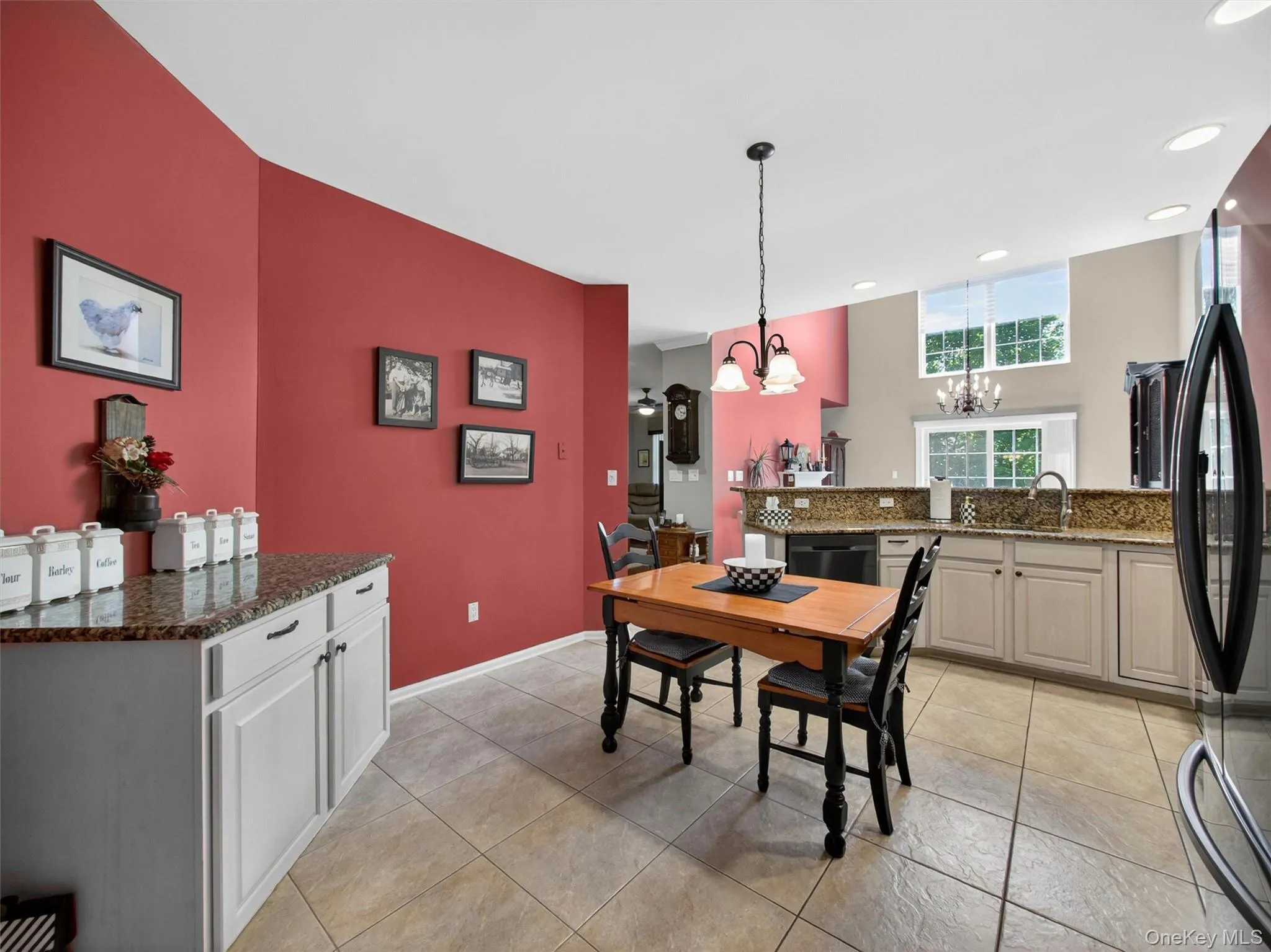 Ceramic tile and a tasteful pendant light. Ceramic tile and a tasteful pendant light.