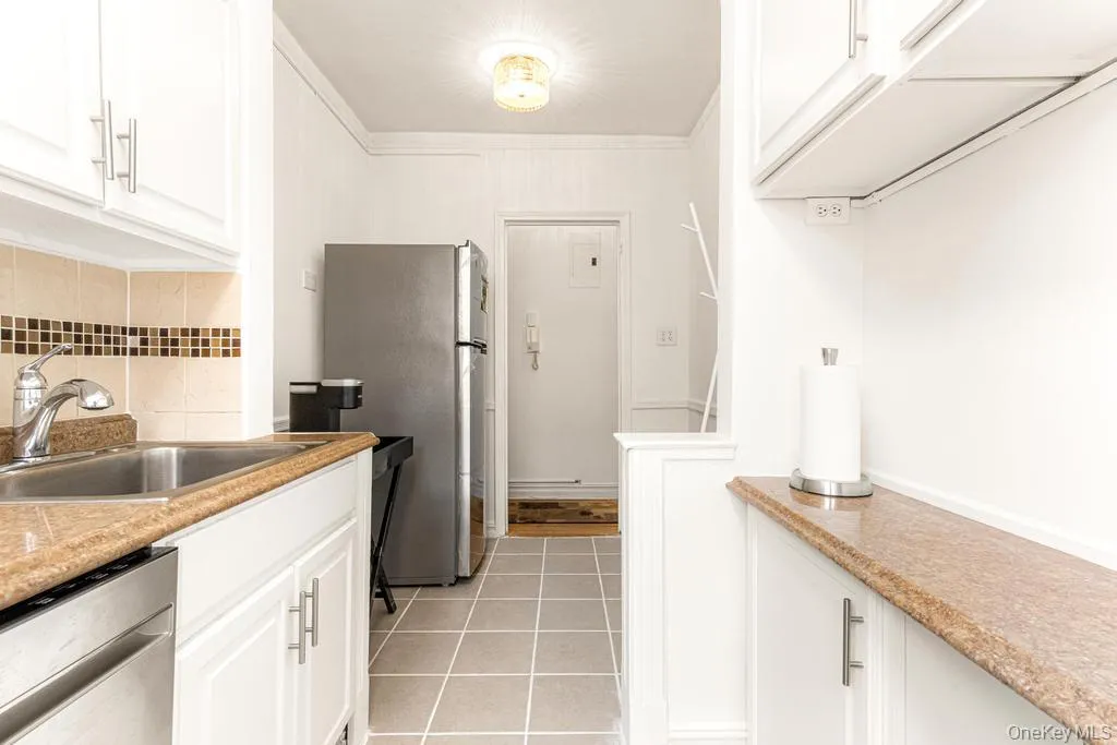 100-10 67th Rd, New York, NY, 1 Bedroom Bedrooms, 4 Rooms Rooms,1 BathroomBathrooms,Residential Lease,For Rent,67th Rd,0,1005490 100-10 67th Rd, New York, NY, 1 Bedroom Bedrooms, 4 Rooms Rooms,1 BathroomBathrooms,Residential Lease,For Rent,67th Rd,0,1005490