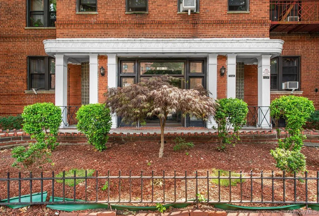 100-10 67th Rd, New York, NY, 1 Bedroom Bedrooms, 4 Rooms Rooms,1 BathroomBathrooms,Residential Lease,For Rent,67th Rd,0,1005490 100-10 67th Rd, New York, NY, 1 Bedroom Bedrooms, 4 Rooms Rooms,1 BathroomBathrooms,Residential Lease,For Rent,67th Rd,0,1005490