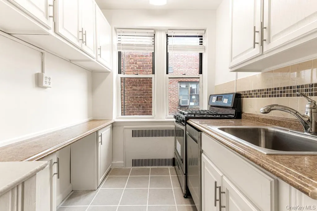 100-10 67th Rd, New York, NY, 1 Bedroom Bedrooms, 4 Rooms Rooms,1 BathroomBathrooms,Residential Lease,For Rent,67th Rd,0,1005490 100-10 67th Rd, New York, NY, 1 Bedroom Bedrooms, 4 Rooms Rooms,1 BathroomBathrooms,Residential Lease,For Rent,67th Rd,0,1005490