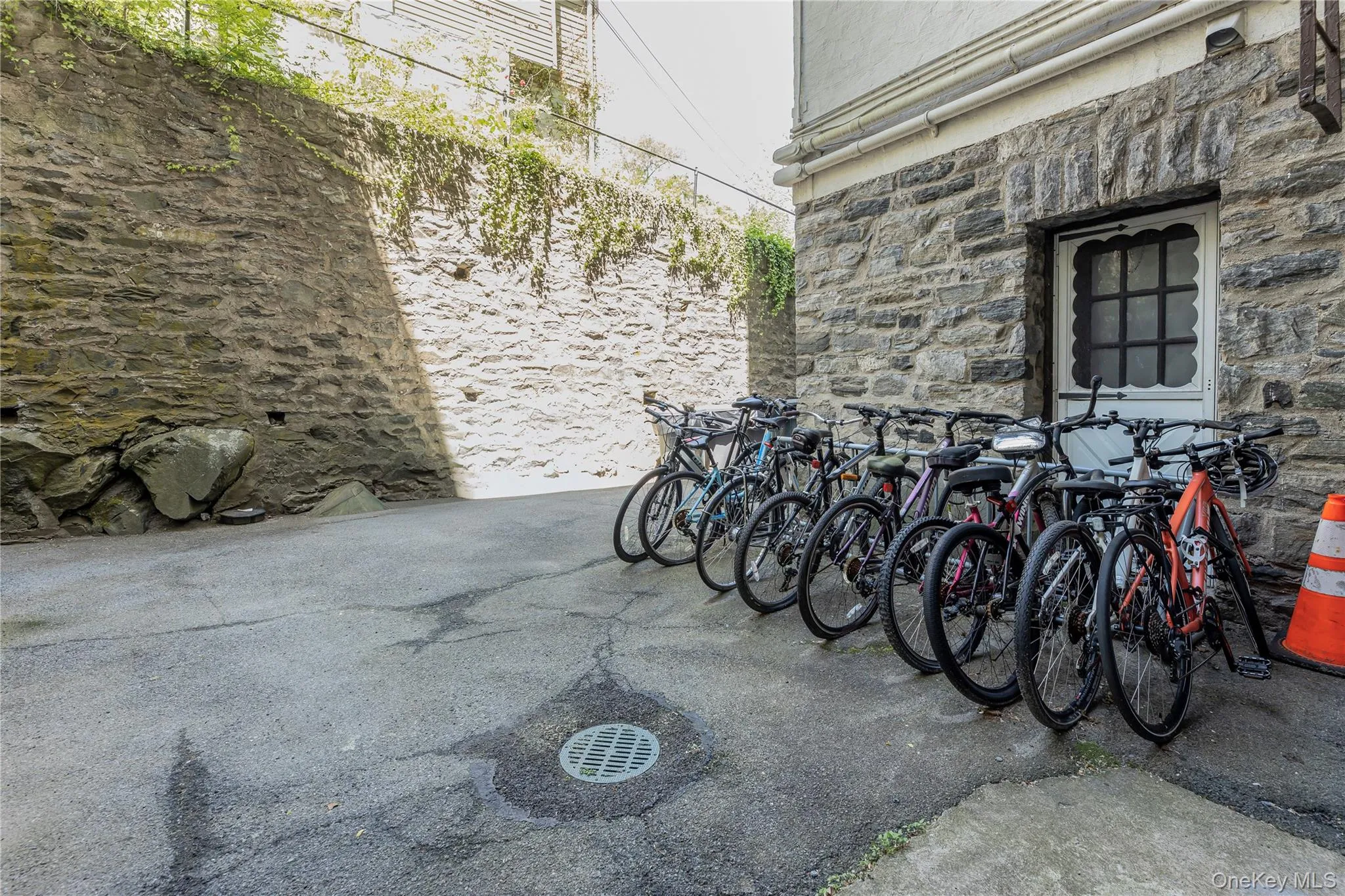 26 Pondfield Road, Yonkers, NY, 3 Rooms Rooms,1 BathroomBathrooms,Residential Lease,For Rent,Pondfield,0,1005492 26 Pondfield Road, Yonkers, NY, 3 Rooms Rooms,1 BathroomBathrooms,Residential Lease,For Rent,Pondfield,0,1005492