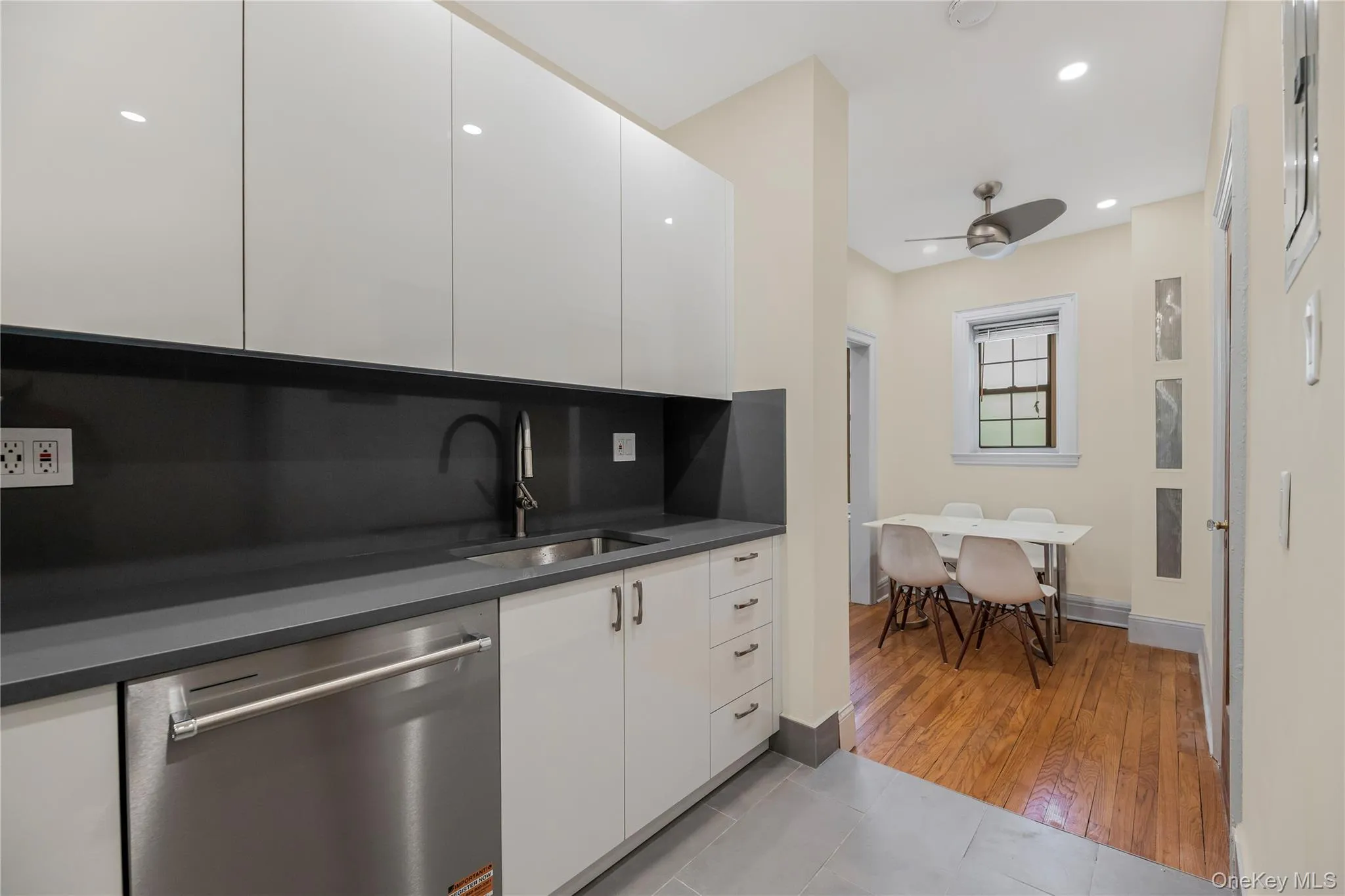 26 Pondfield Road, Yonkers, NY, 3 Rooms Rooms,1 BathroomBathrooms,Residential Lease,For Rent,Pondfield,0,1005492 26 Pondfield Road, Yonkers, NY, 3 Rooms Rooms,1 BathroomBathrooms,Residential Lease,For Rent,Pondfield,0,1005492