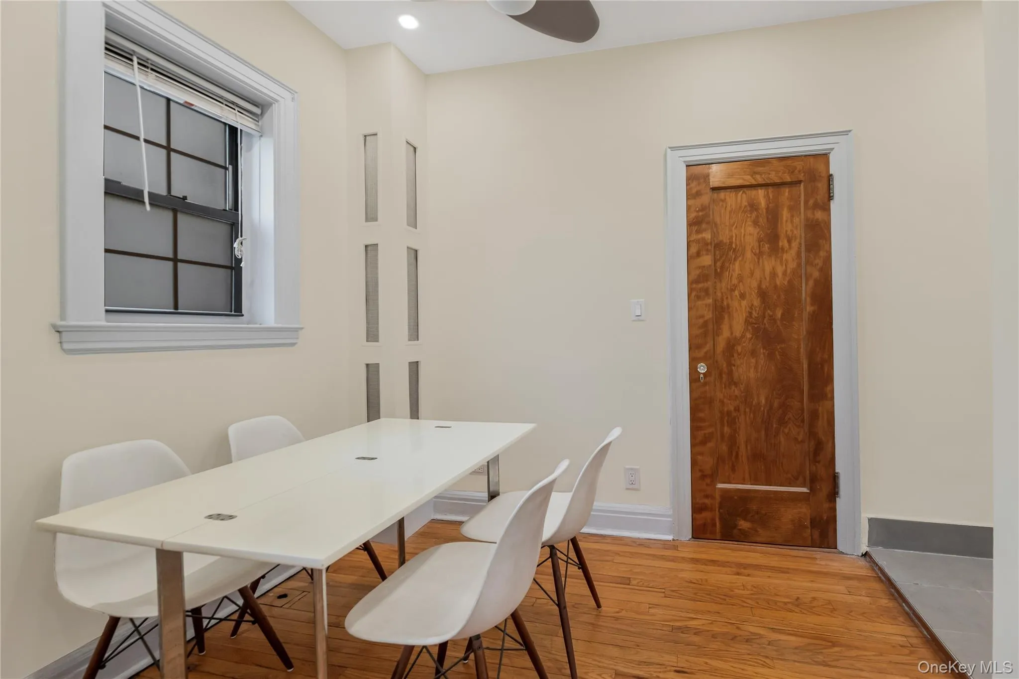 26 Pondfield Road, Yonkers, NY, 3 Rooms Rooms,1 BathroomBathrooms,Residential Lease,For Rent,Pondfield,0,1005492 26 Pondfield Road, Yonkers, NY, 3 Rooms Rooms,1 BathroomBathrooms,Residential Lease,For Rent,Pondfield,0,1005492