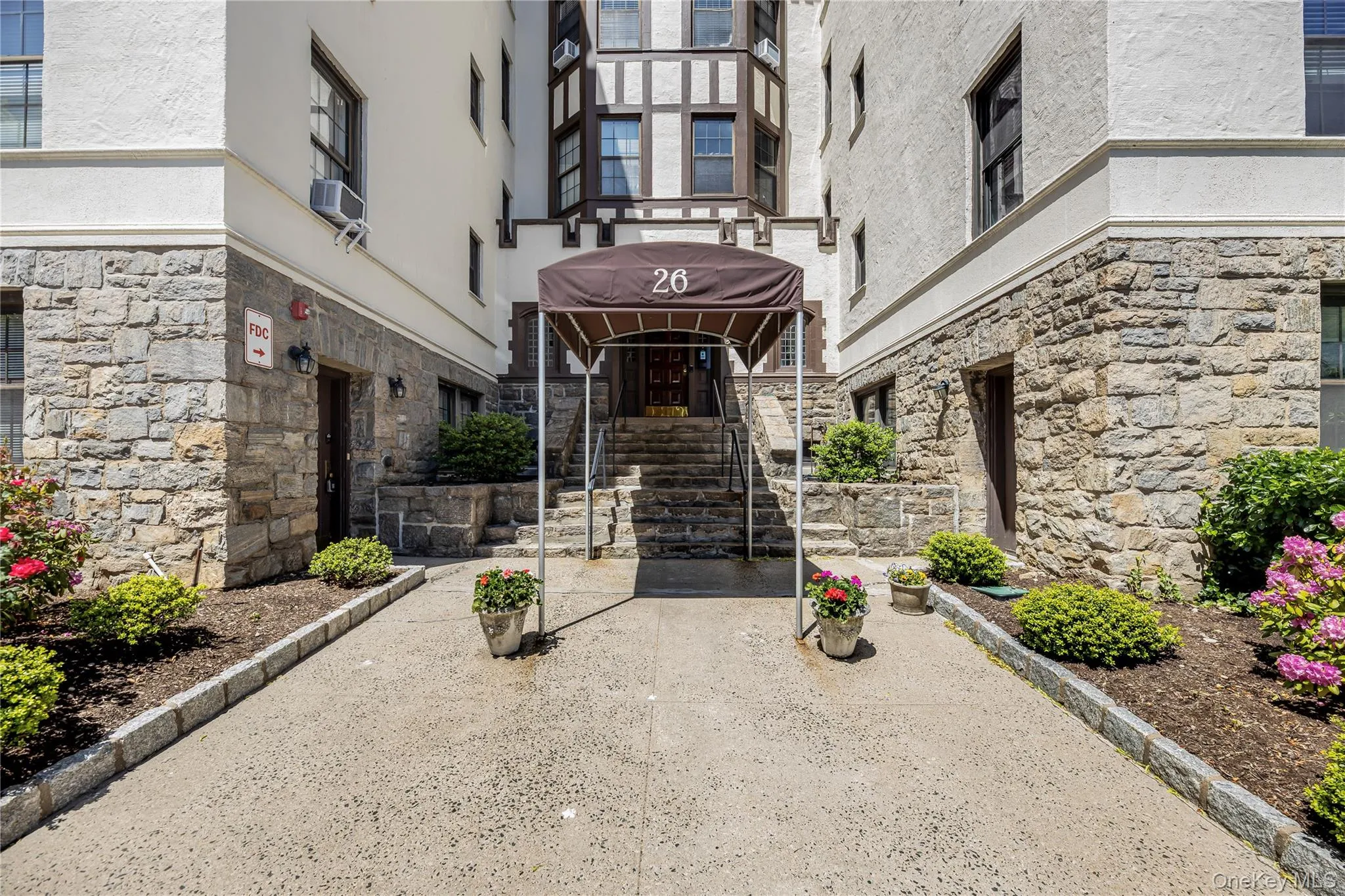 26 Pondfield Road, Yonkers, NY, 3 Rooms Rooms,1 BathroomBathrooms,Residential Lease,For Rent,Pondfield,0,1005492 26 Pondfield Road, Yonkers, NY, 3 Rooms Rooms,1 BathroomBathrooms,Residential Lease,For Rent,Pondfield,0,1005492