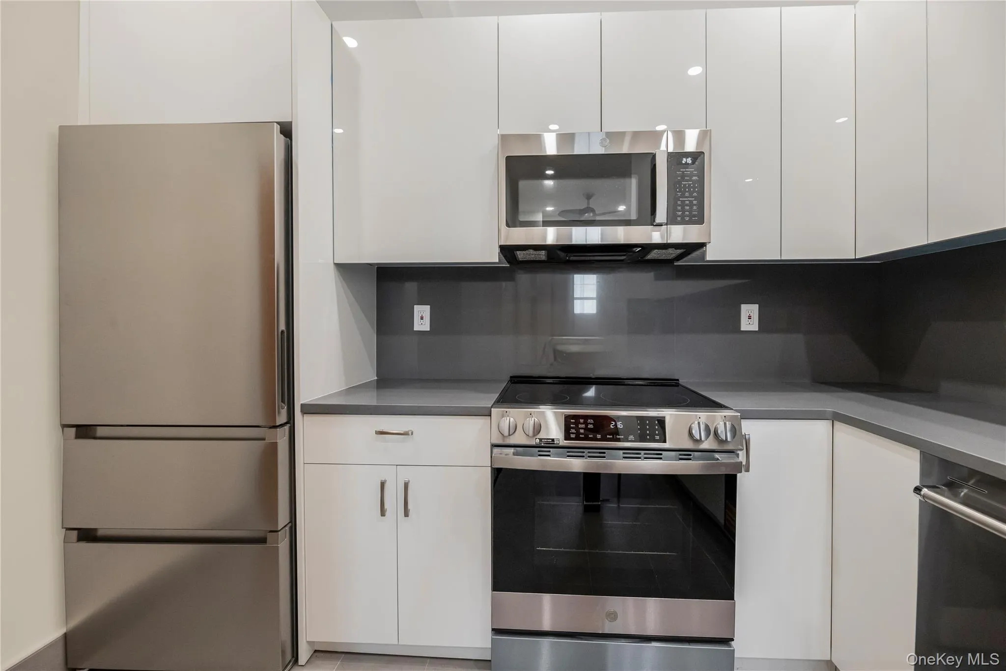 26 Pondfield Road, Yonkers, NY, 3 Rooms Rooms,1 BathroomBathrooms,Residential Lease,For Rent,Pondfield,0,1005492 26 Pondfield Road, Yonkers, NY, 3 Rooms Rooms,1 BathroomBathrooms,Residential Lease,For Rent,Pondfield,0,1005492