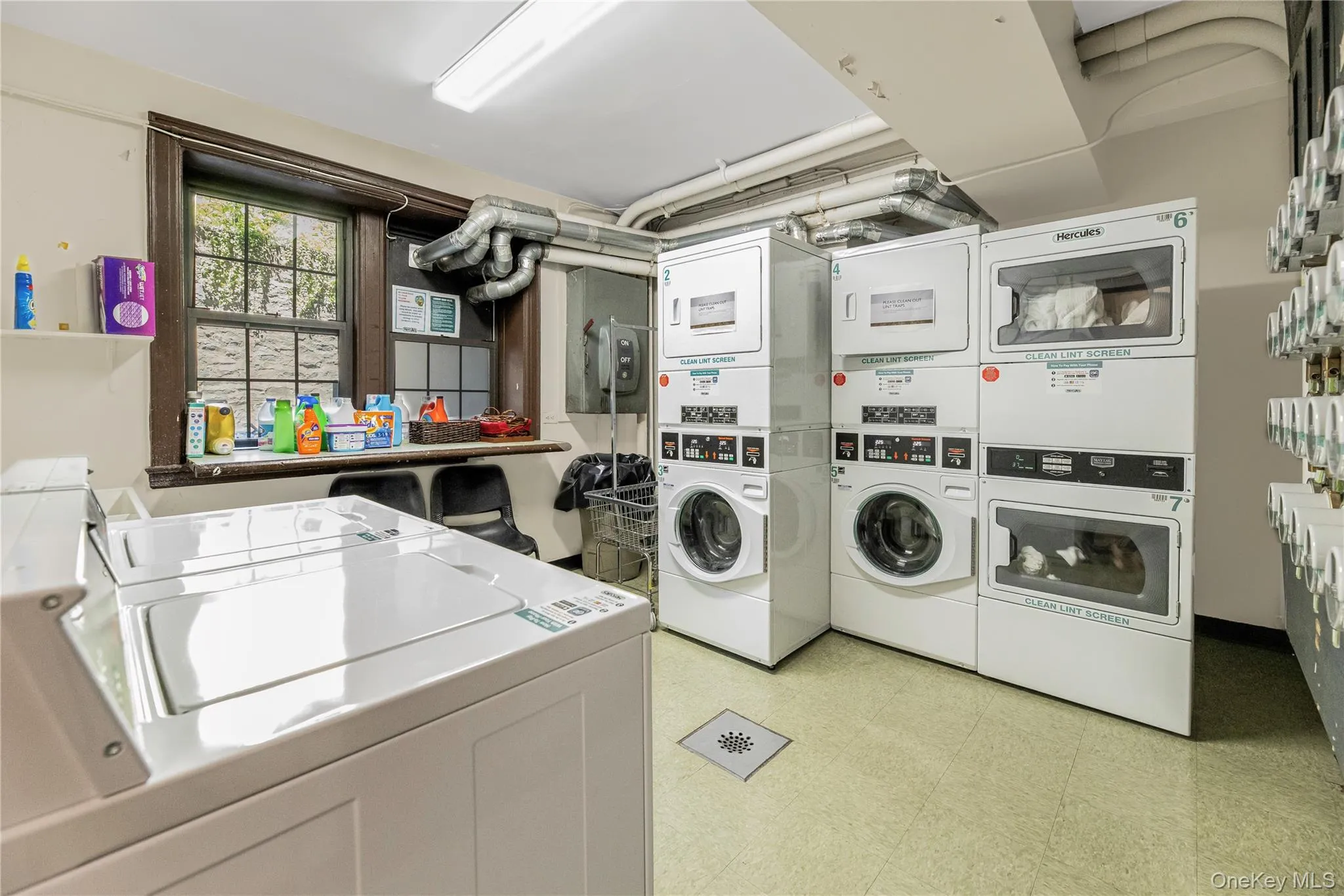 26 Pondfield Road, Yonkers, NY, 3 Rooms Rooms,1 BathroomBathrooms,Residential Lease,For Rent,Pondfield,0,1005492 26 Pondfield Road, Yonkers, NY, 3 Rooms Rooms,1 BathroomBathrooms,Residential Lease,For Rent,Pondfield,0,1005492