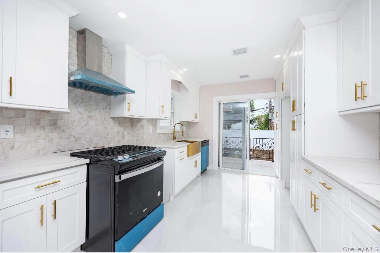 83-46 248th Street, New York, NY, 4 Bedrooms Bedrooms, 8 Rooms Rooms,4 BathroomsBathrooms,Residential,For Rent,248th,0,1005496 83-46 248th Street, New York, NY, 4 Bedrooms Bedrooms, 8 Rooms Rooms,4 BathroomsBathrooms,Residential,For Rent,248th,0,1005496