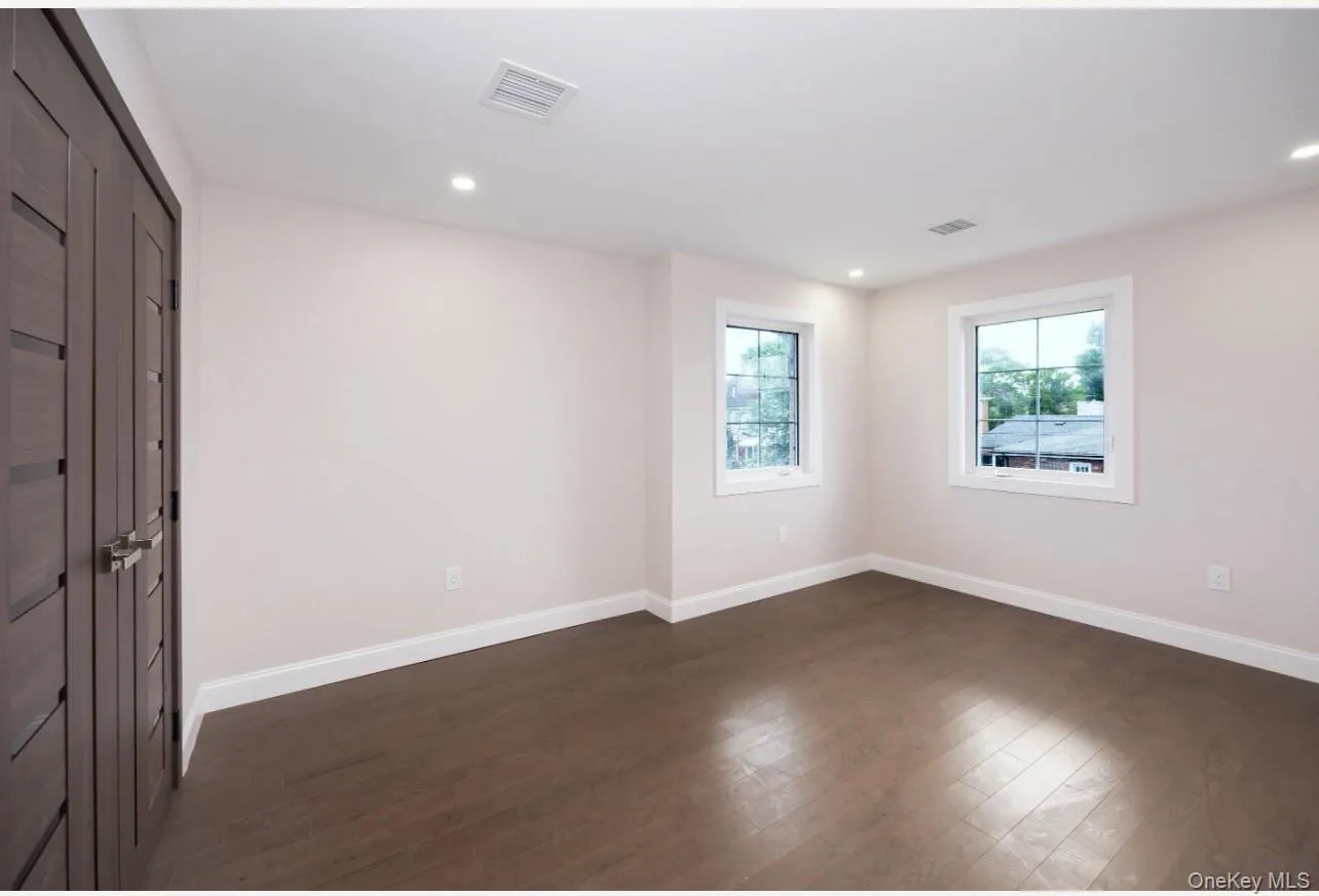 83-46 248th Street, New York, NY, 4 Bedrooms Bedrooms, 8 Rooms Rooms,4 BathroomsBathrooms,Residential,For Rent,248th,0,1005496 83-46 248th Street, New York, NY, 4 Bedrooms Bedrooms, 8 Rooms Rooms,4 BathroomsBathrooms,Residential,For Rent,248th,0,1005496