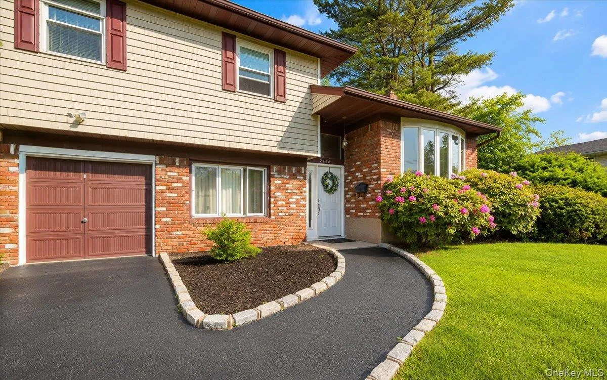 2466 new york New York Avenue, Huntington, NY, 3 Bedrooms Bedrooms, 9 Rooms Rooms,2 BathroomsBathrooms,Residential,For Rent,New York,0,1005500 2466 new york New York Avenue, Huntington, NY, 3 Bedrooms Bedrooms, 9 Rooms Rooms,2 BathroomsBathrooms,Residential,For Rent,New York,0,1005500