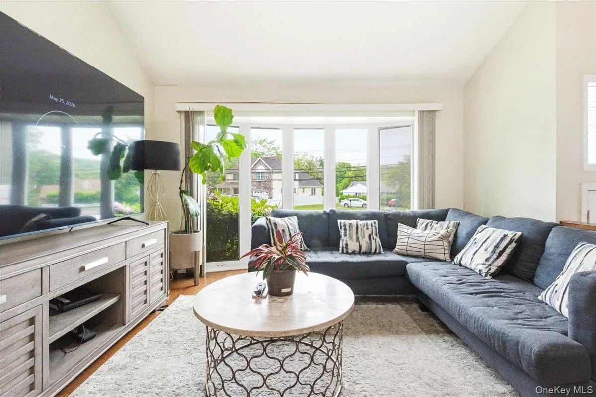 2466 new york New York Avenue, Huntington, NY, 3 Bedrooms Bedrooms, 9 Rooms Rooms,2 BathroomsBathrooms,Residential,For Rent,New York,0,1005500 2466 new york New York Avenue, Huntington, NY, 3 Bedrooms Bedrooms, 9 Rooms Rooms,2 BathroomsBathrooms,Residential,For Rent,New York,0,1005500