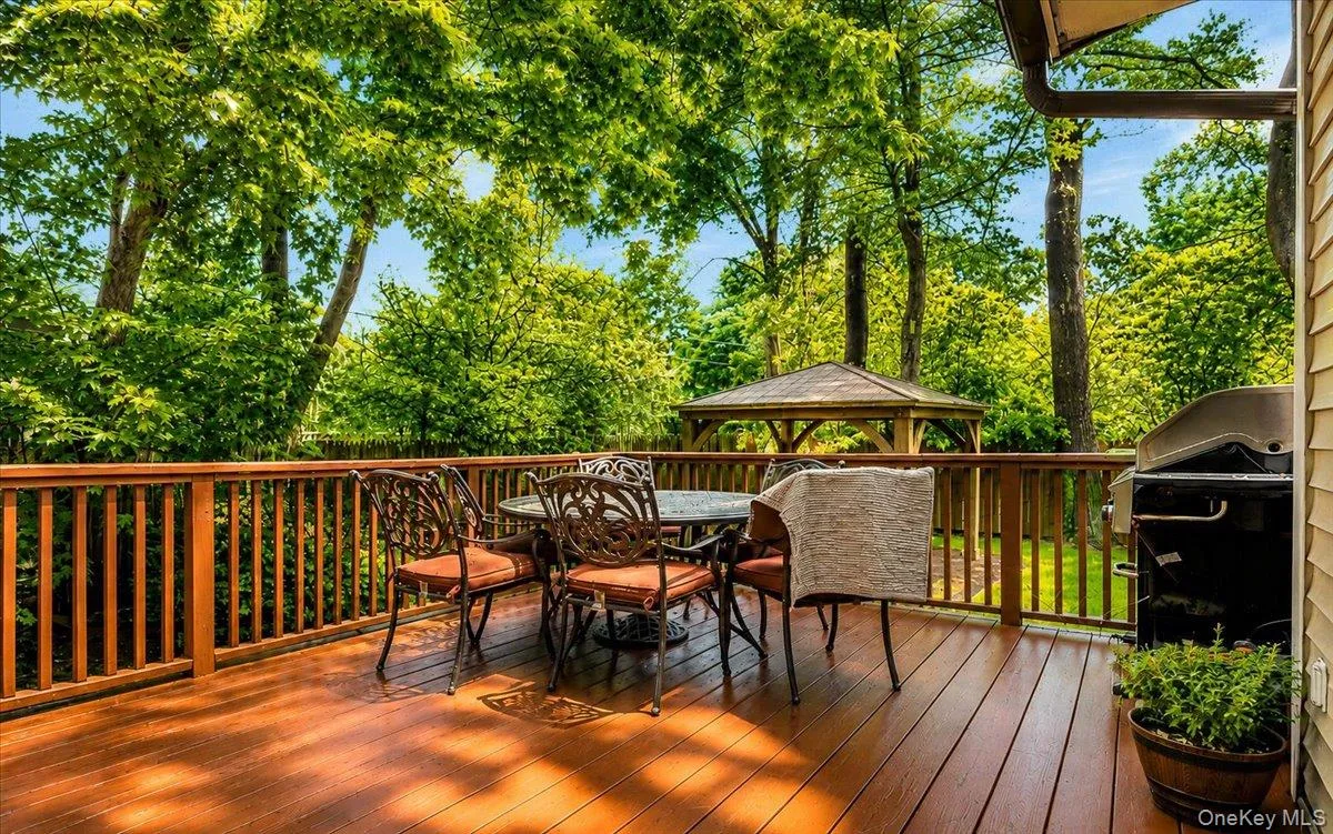 2466 new york New York Avenue, Huntington, NY, 3 Bedrooms Bedrooms, 9 Rooms Rooms,2 BathroomsBathrooms,Residential,For Rent,New York,0,1005500 2466 new york New York Avenue, Huntington, NY, 3 Bedrooms Bedrooms, 9 Rooms Rooms,2 BathroomsBathrooms,Residential,For Rent,New York,0,1005500