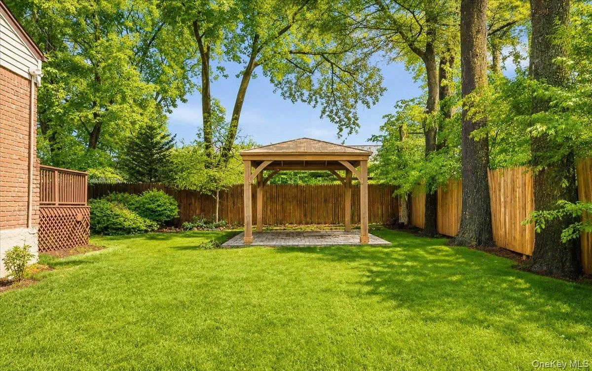 2466 new york New York Avenue, Huntington, NY, 3 Bedrooms Bedrooms, 9 Rooms Rooms,2 BathroomsBathrooms,Residential,For Rent,New York,0,1005500 2466 new york New York Avenue, Huntington, NY, 3 Bedrooms Bedrooms, 9 Rooms Rooms,2 BathroomsBathrooms,Residential,For Rent,New York,0,1005500