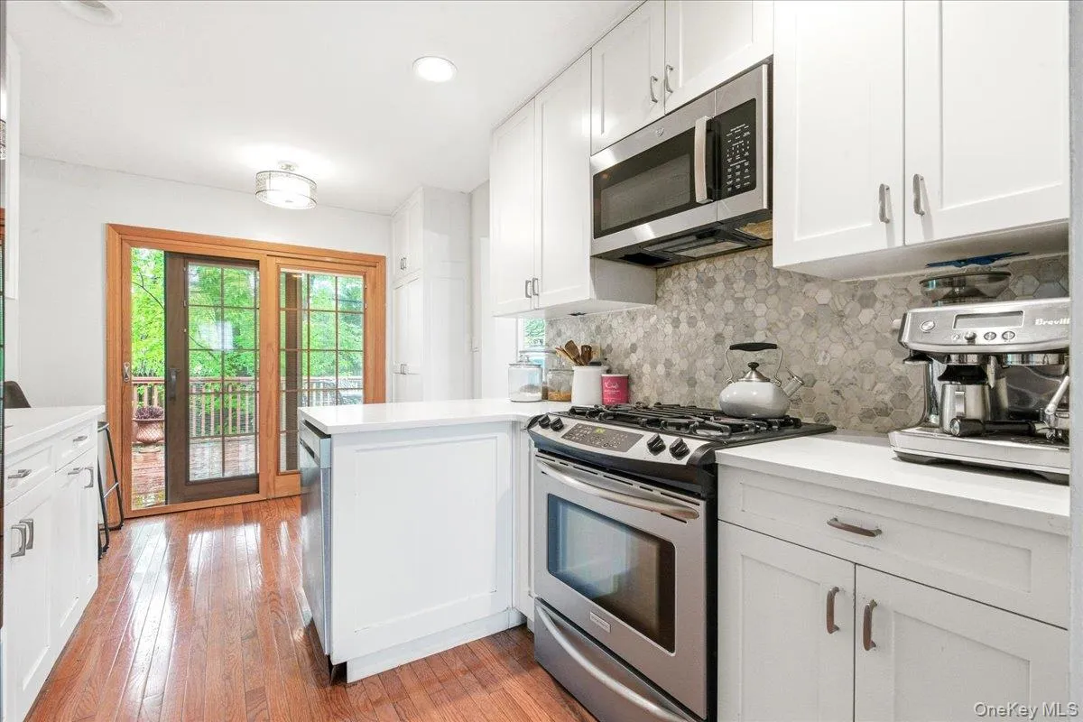2466 new york New York Avenue, Huntington, NY, 3 Bedrooms Bedrooms, 9 Rooms Rooms,2 BathroomsBathrooms,Residential,For Rent,New York,0,1005500 2466 new york New York Avenue, Huntington, NY, 3 Bedrooms Bedrooms, 9 Rooms Rooms,2 BathroomsBathrooms,Residential,For Rent,New York,0,1005500