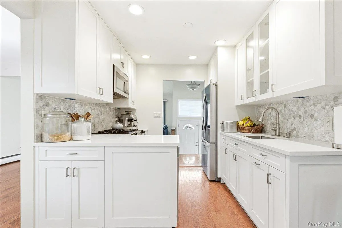 2466 new york New York Avenue, Huntington, NY, 3 Bedrooms Bedrooms, 9 Rooms Rooms,2 BathroomsBathrooms,Residential,For Rent,New York,0,1005500 2466 new york New York Avenue, Huntington, NY, 3 Bedrooms Bedrooms, 9 Rooms Rooms,2 BathroomsBathrooms,Residential,For Rent,New York,0,1005500