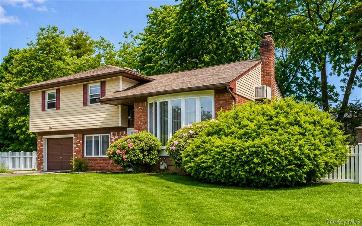 2466 new york New York Avenue, Huntington, NY, 3 Bedrooms Bedrooms, 9 Rooms Rooms,2 BathroomsBathrooms,Residential,For Rent,New York,0,1005500 2466 new york New York Avenue, Huntington, NY, 3 Bedrooms Bedrooms, 9 Rooms Rooms,2 BathroomsBathrooms,Residential,For Rent,New York,0,1005500