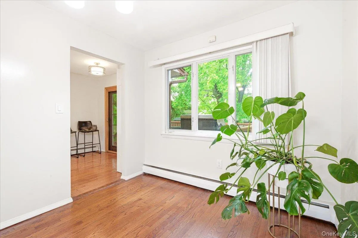 2466 new york New York Avenue, Huntington, NY, 3 Bedrooms Bedrooms, 9 Rooms Rooms,2 BathroomsBathrooms,Residential,For Rent,New York,0,1005500 2466 new york New York Avenue, Huntington, NY, 3 Bedrooms Bedrooms, 9 Rooms Rooms,2 BathroomsBathrooms,Residential,For Rent,New York,0,1005500