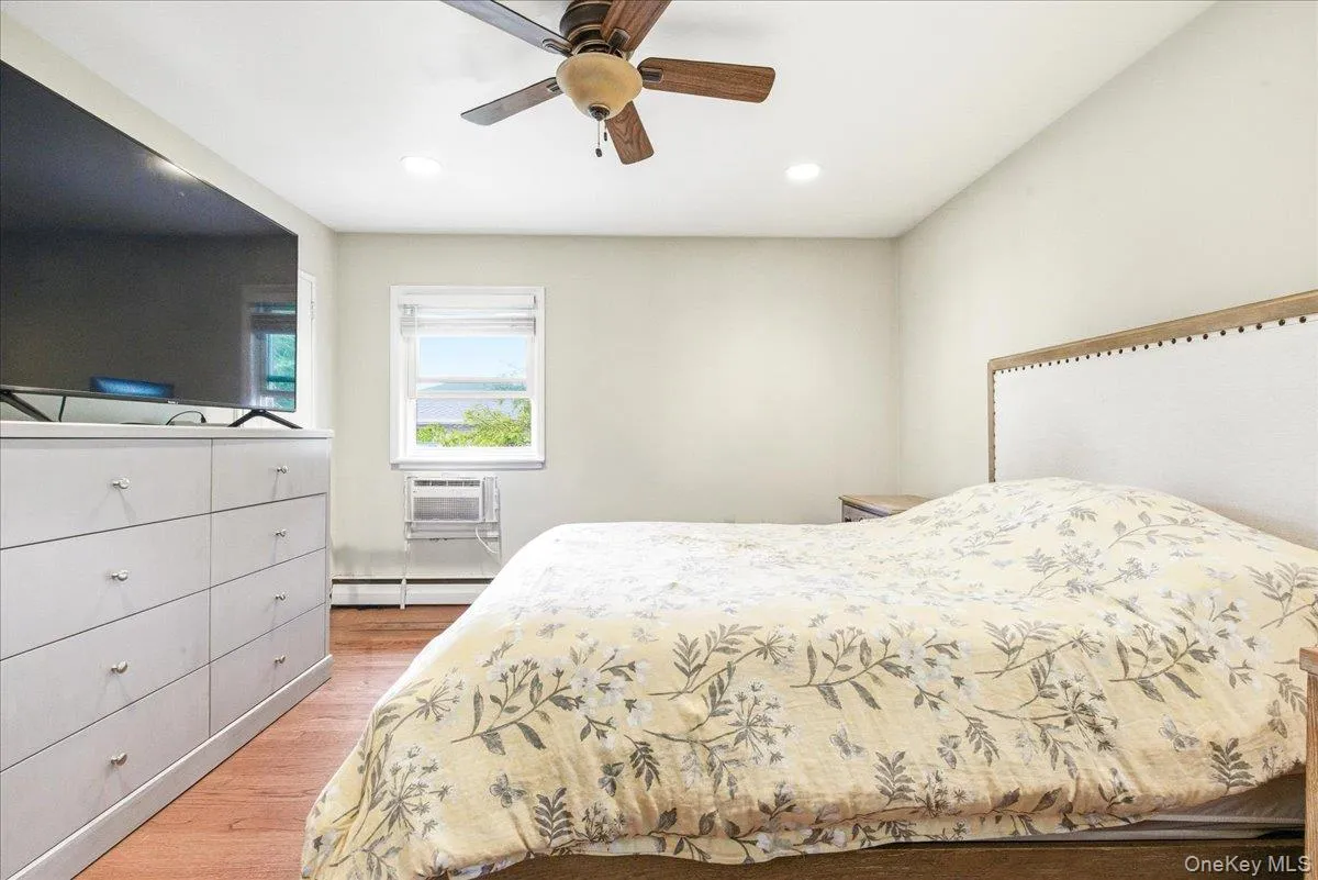 2466 new york New York Avenue, Huntington, NY, 3 Bedrooms Bedrooms, 9 Rooms Rooms,2 BathroomsBathrooms,Residential,For Rent,New York,0,1005500 2466 new york New York Avenue, Huntington, NY, 3 Bedrooms Bedrooms, 9 Rooms Rooms,2 BathroomsBathrooms,Residential,For Rent,New York,0,1005500