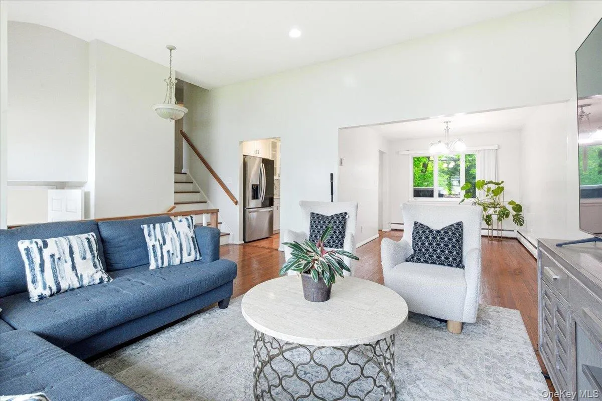 2466 new york New York Avenue, Huntington, NY, 3 Bedrooms Bedrooms, 9 Rooms Rooms,2 BathroomsBathrooms,Residential,For Rent,New York,0,1005500 2466 new york New York Avenue, Huntington, NY, 3 Bedrooms Bedrooms, 9 Rooms Rooms,2 BathroomsBathrooms,Residential,For Rent,New York,0,1005500