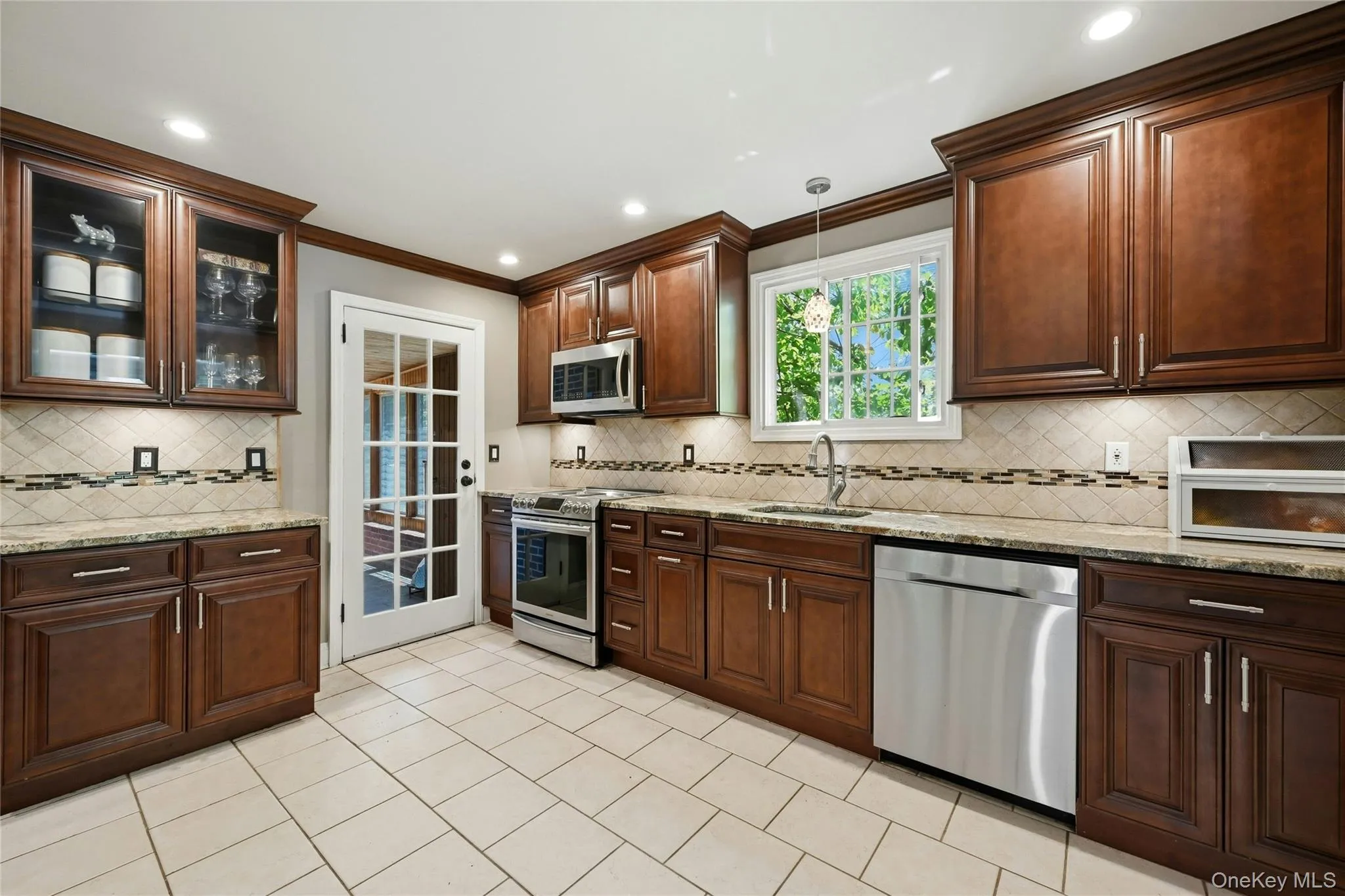 17 Pauchogue Avenue, Islip, NY, 2 Bedrooms Bedrooms, 8 Rooms Rooms,2 BathroomsBathrooms,Residential,For Rent,Pauchogue,0,1005501 17 Pauchogue Avenue, Islip, NY, 2 Bedrooms Bedrooms, 8 Rooms Rooms,2 BathroomsBathrooms,Residential,For Rent,Pauchogue,0,1005501