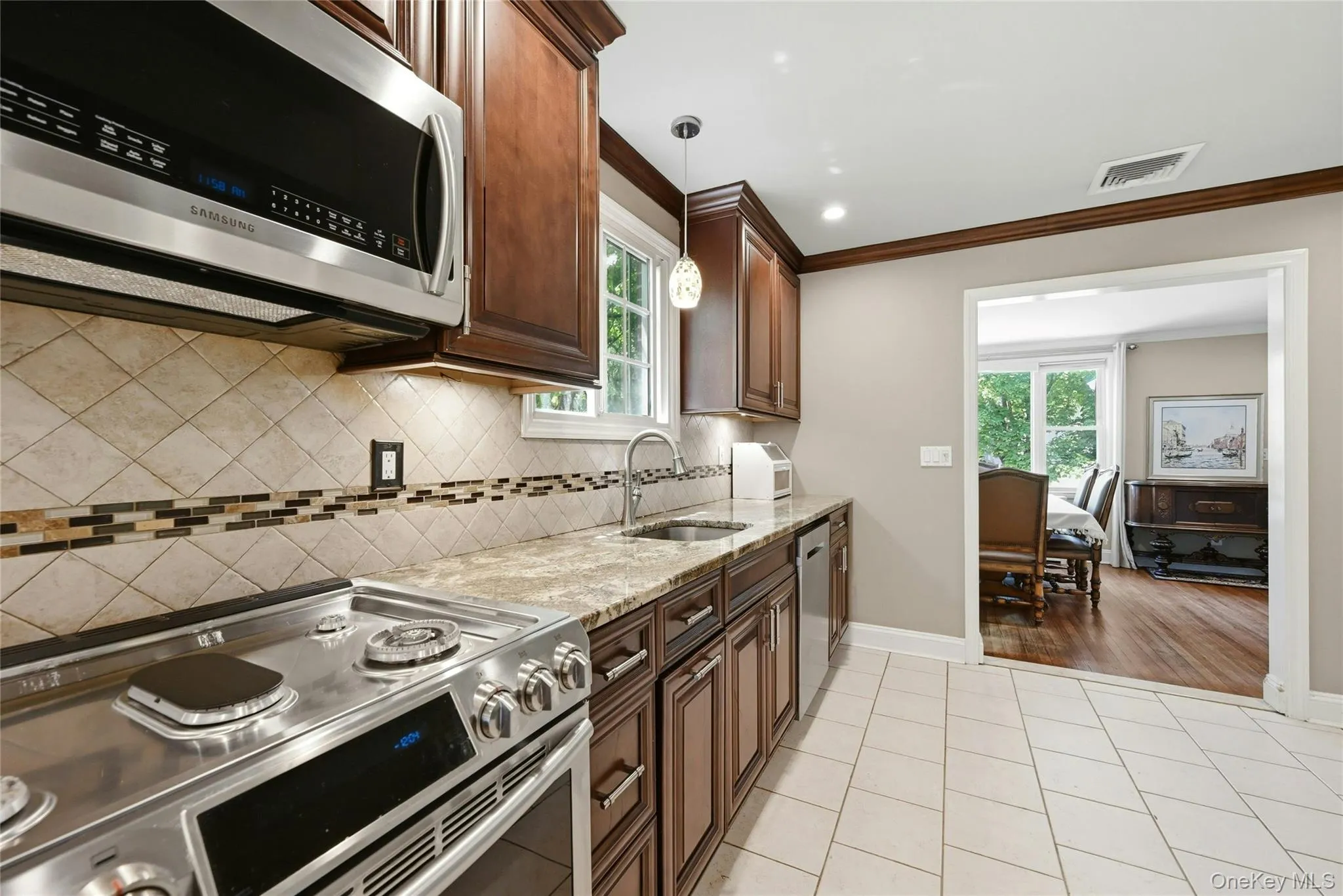17 Pauchogue Avenue, Islip, NY, 2 Bedrooms Bedrooms, 8 Rooms Rooms,2 BathroomsBathrooms,Residential,For Rent,Pauchogue,0,1005501 17 Pauchogue Avenue, Islip, NY, 2 Bedrooms Bedrooms, 8 Rooms Rooms,2 BathroomsBathrooms,Residential,For Rent,Pauchogue,0,1005501