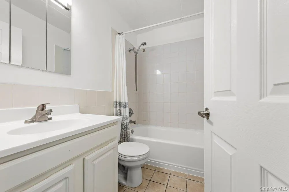 87-08 Justice Avenue, New York, NY, 2 Bedrooms Bedrooms, 4 Rooms Rooms,1 BathroomBathrooms,Residential,For Rent,Justice,0,1005505 87-08 Justice Avenue, New York, NY, 2 Bedrooms Bedrooms, 4 Rooms Rooms,1 BathroomBathrooms,Residential,For Rent,Justice,0,1005505