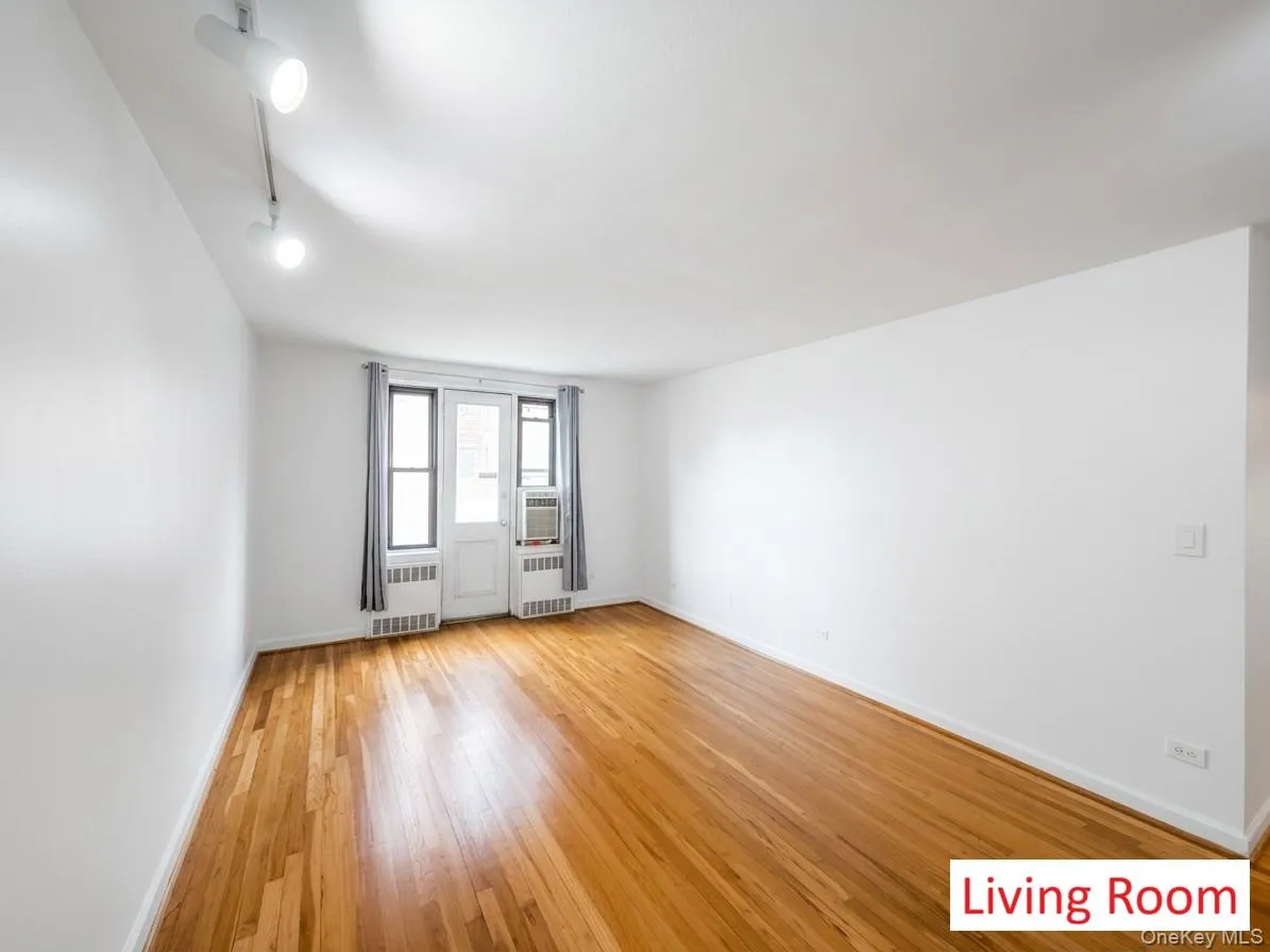 150-11 72nd Road, New York, NY, 2 Bedrooms Bedrooms, 5 Rooms Rooms,1 BathroomBathrooms,Residential,For Rent,72nd,0,1005507 150-11 72nd Road, New York, NY, 2 Bedrooms Bedrooms, 5 Rooms Rooms,1 BathroomBathrooms,Residential,For Rent,72nd,0,1005507