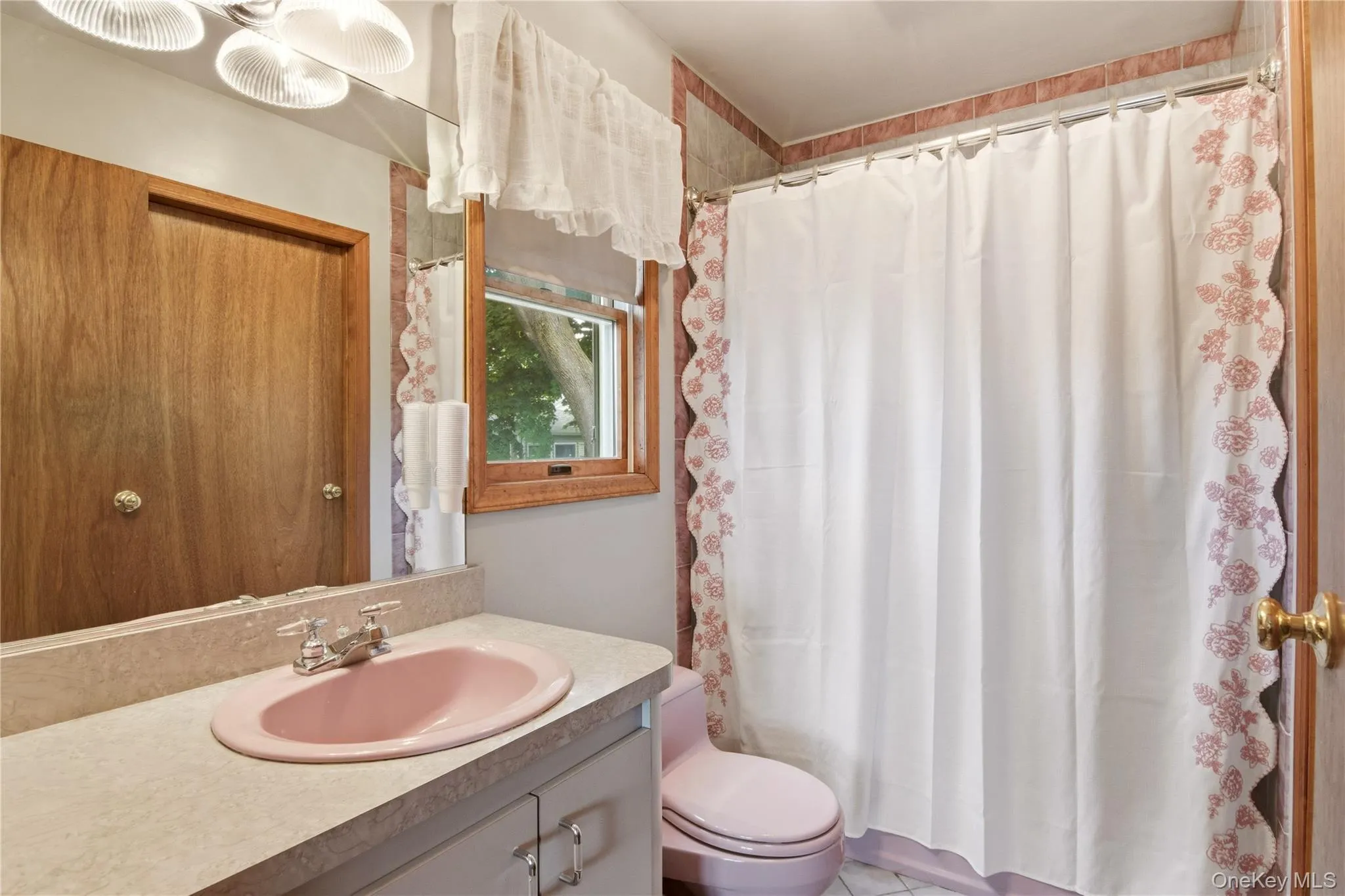 120 Soundview Drive, Brookhaven, NY, 6 Bedrooms Bedrooms, 12 Rooms Rooms,3 BathroomsBathrooms,Residential,For Rent,Soundview,0,1005509 120 Soundview Drive, Brookhaven, NY, 6 Bedrooms Bedrooms, 12 Rooms Rooms,3 BathroomsBathrooms,Residential,For Rent,Soundview,0,1005509