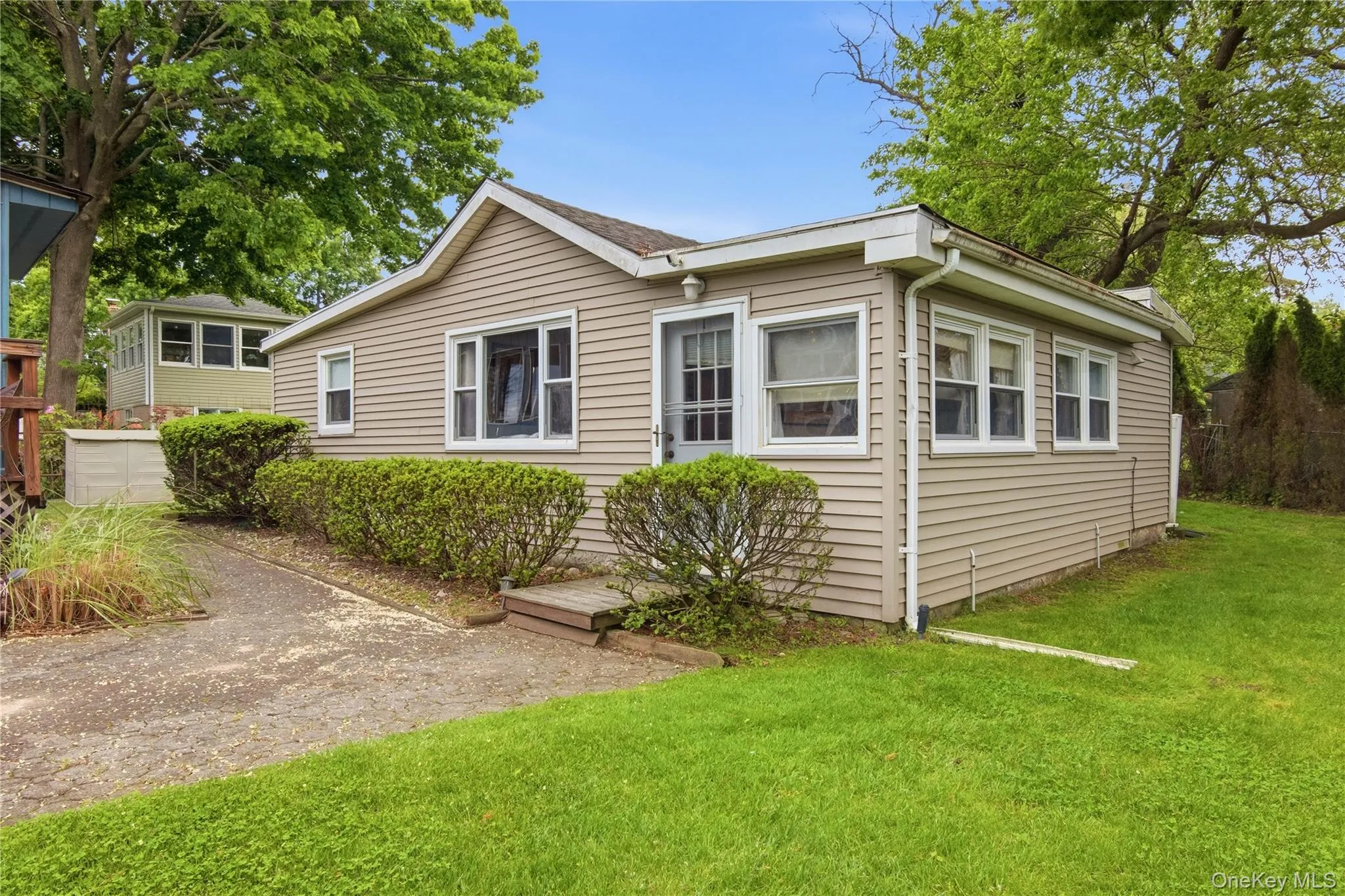 120 Soundview Drive, Brookhaven, NY, 6 Bedrooms Bedrooms, 12 Rooms Rooms,3 BathroomsBathrooms,Residential,For Rent,Soundview,0,1005509 120 Soundview Drive, Brookhaven, NY, 6 Bedrooms Bedrooms, 12 Rooms Rooms,3 BathroomsBathrooms,Residential,For Rent,Soundview,0,1005509