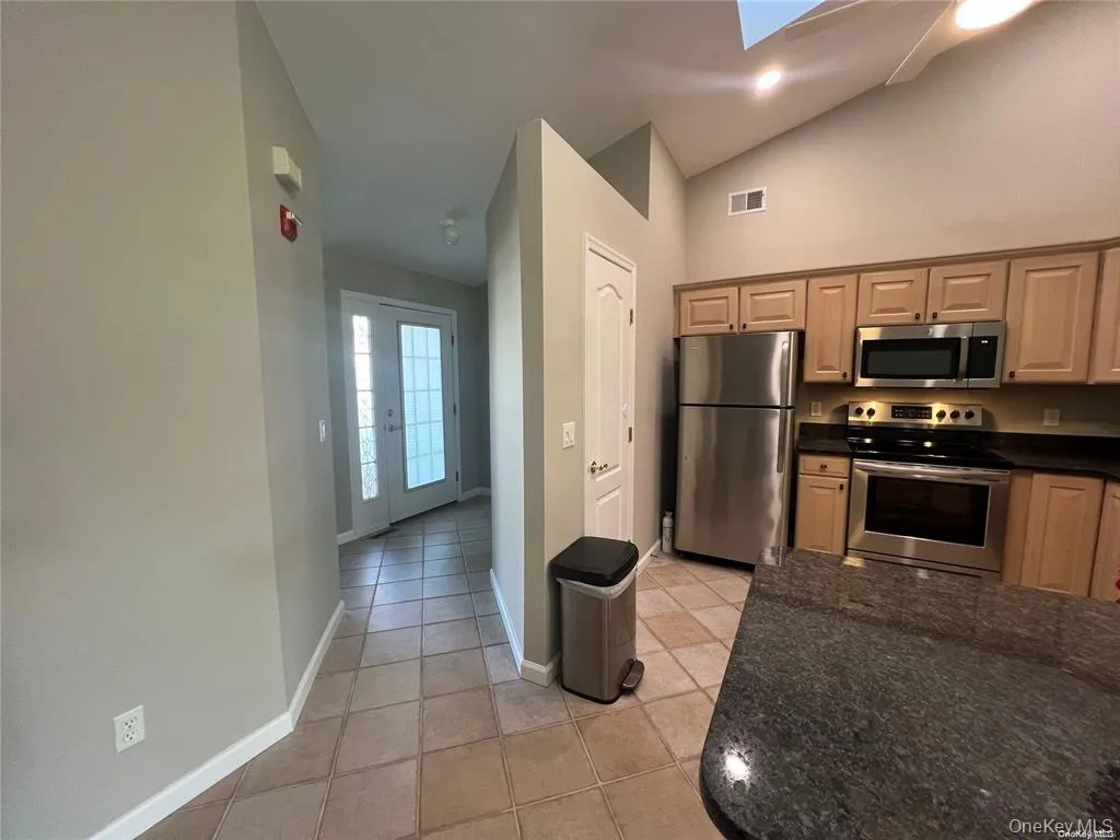 703 Constance Lane, Brookhaven, NY, 2 Bedrooms Bedrooms, 5 Rooms Rooms,2 BathroomsBathrooms,Residential Lease,For Rent,Constance,0,1005512 703 Constance Lane, Brookhaven, NY, 2 Bedrooms Bedrooms, 5 Rooms Rooms,2 BathroomsBathrooms,Residential Lease,For Rent,Constance,0,1005512