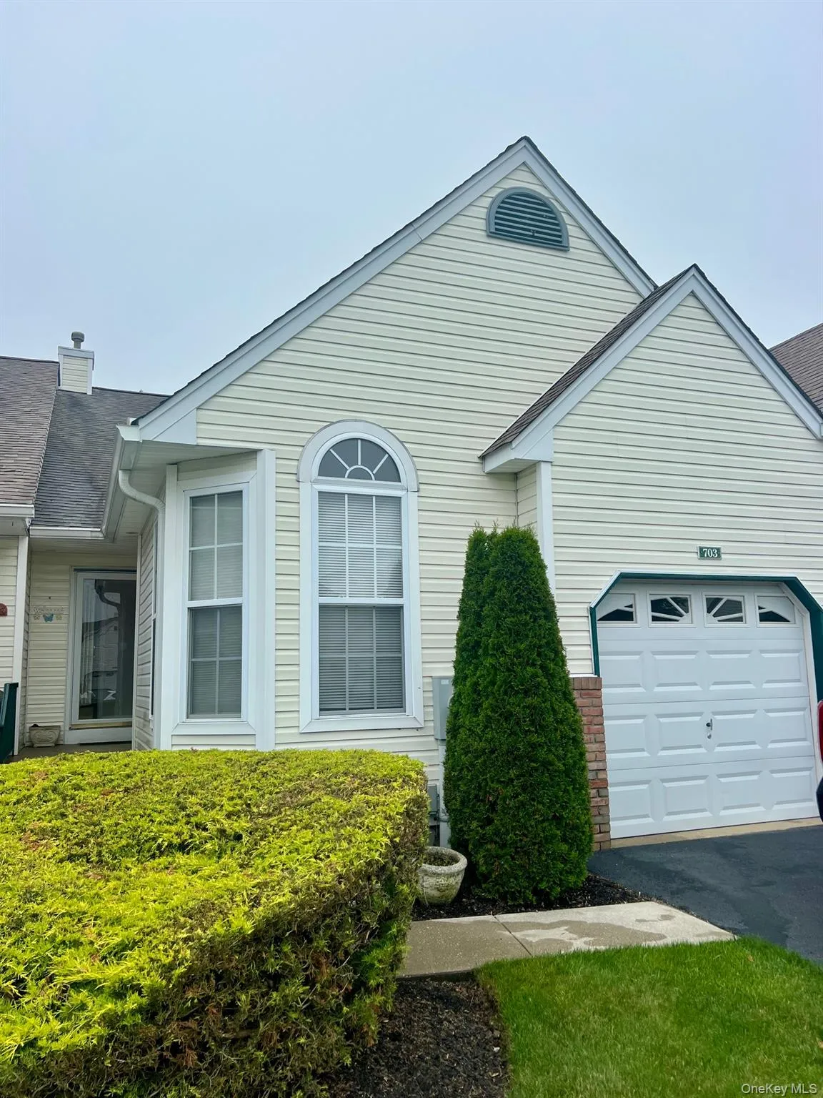703 Constance Lane, Brookhaven, NY, 2 Bedrooms Bedrooms, 5 Rooms Rooms,2 BathroomsBathrooms,Residential Lease,For Rent,Constance,0,1005512 703 Constance Lane, Brookhaven, NY, 2 Bedrooms Bedrooms, 5 Rooms Rooms,2 BathroomsBathrooms,Residential Lease,For Rent,Constance,0,1005512