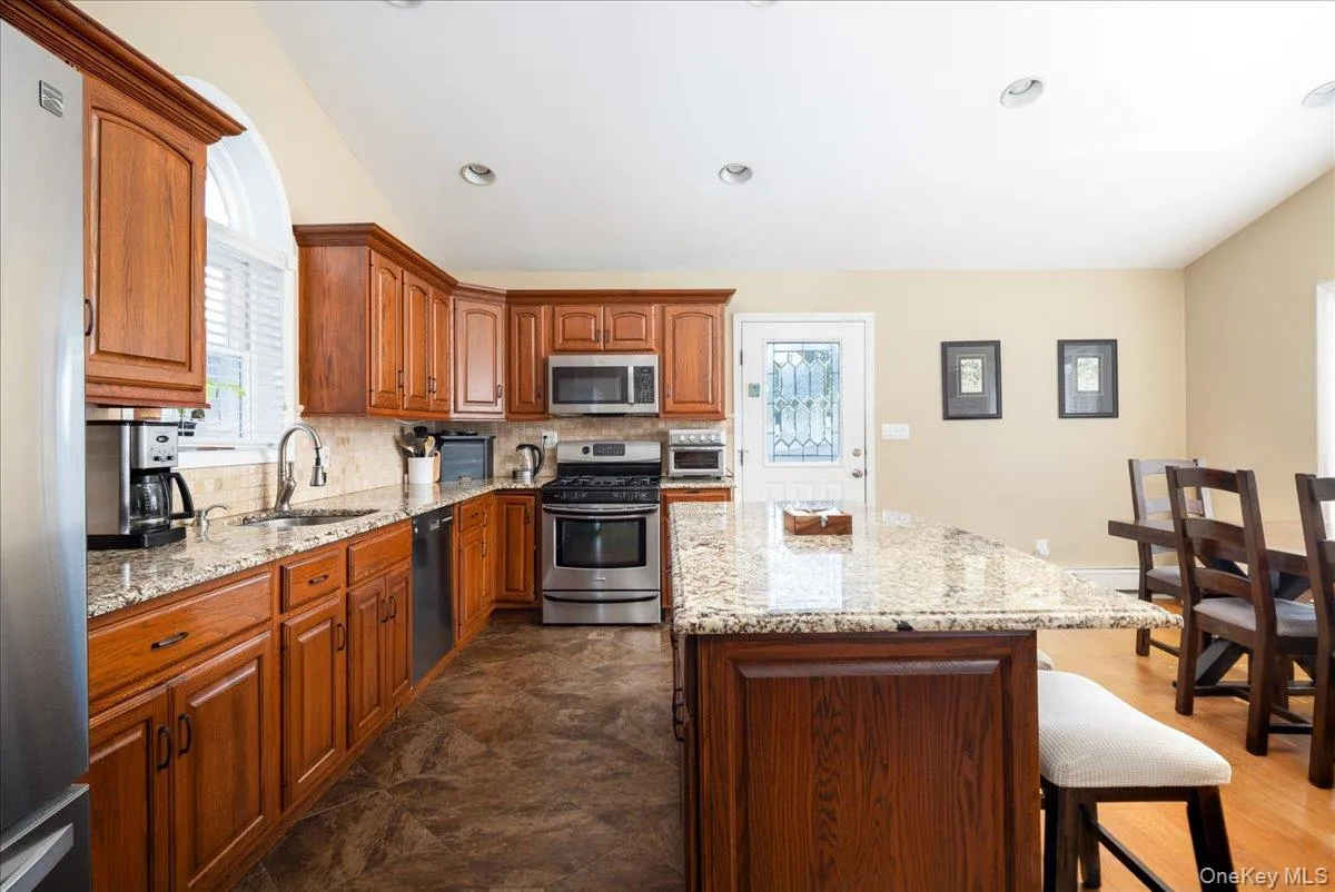 140 Euclid Avenue, Oyster Bay, NY, 5 Bedrooms Bedrooms, 11 Rooms Rooms,3 BathroomsBathrooms,Residential,For Rent,Euclid,0,1005514 140 Euclid Avenue, Oyster Bay, NY, 5 Bedrooms Bedrooms, 11 Rooms Rooms,3 BathroomsBathrooms,Residential,For Rent,Euclid,0,1005514