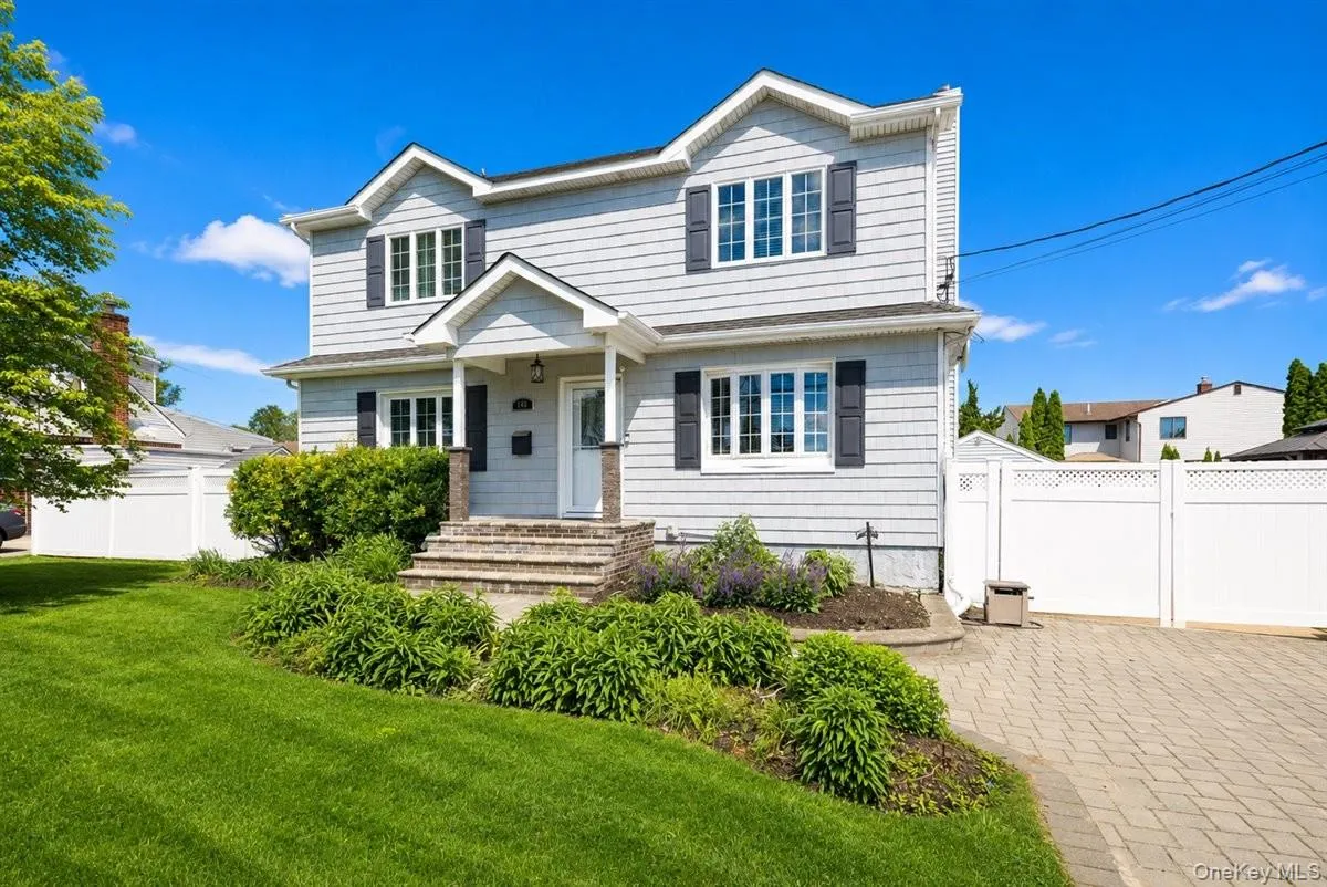 140 Euclid Avenue, Oyster Bay, NY, 5 Bedrooms Bedrooms, 11 Rooms Rooms,3 BathroomsBathrooms,Residential,For Rent,Euclid,0,1005514 140 Euclid Avenue, Oyster Bay, NY, 5 Bedrooms Bedrooms, 11 Rooms Rooms,3 BathroomsBathrooms,Residential,For Rent,Euclid,0,1005514