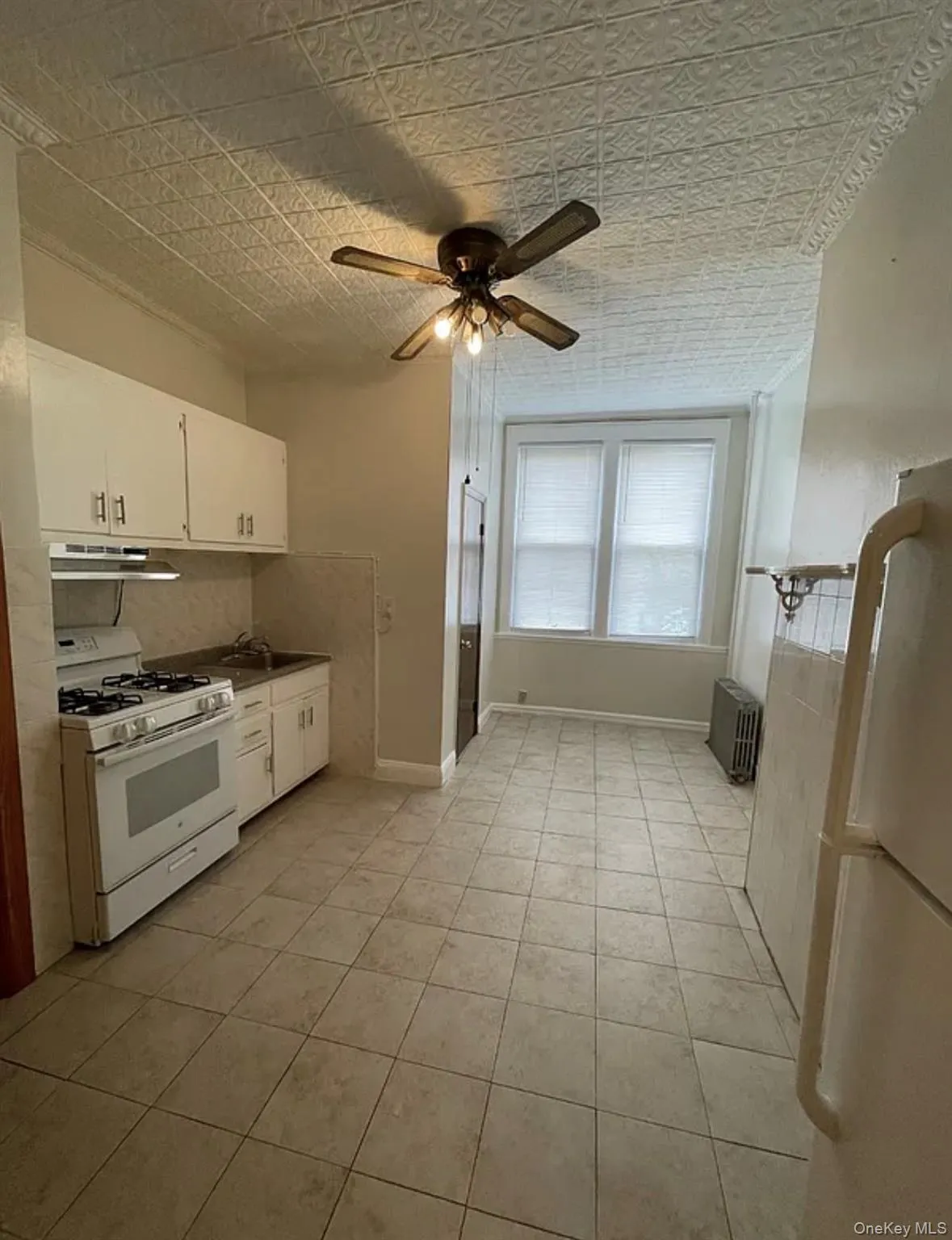 7215 62nd Street, New York, NY, 2 Bedrooms Bedrooms, 4 Rooms Rooms,1 BathroomBathrooms,Residential Lease,For Rent,62nd,0,1005524 7215 62nd Street, New York, NY, 2 Bedrooms Bedrooms, 4 Rooms Rooms,1 BathroomBathrooms,Residential Lease,For Rent,62nd,0,1005524