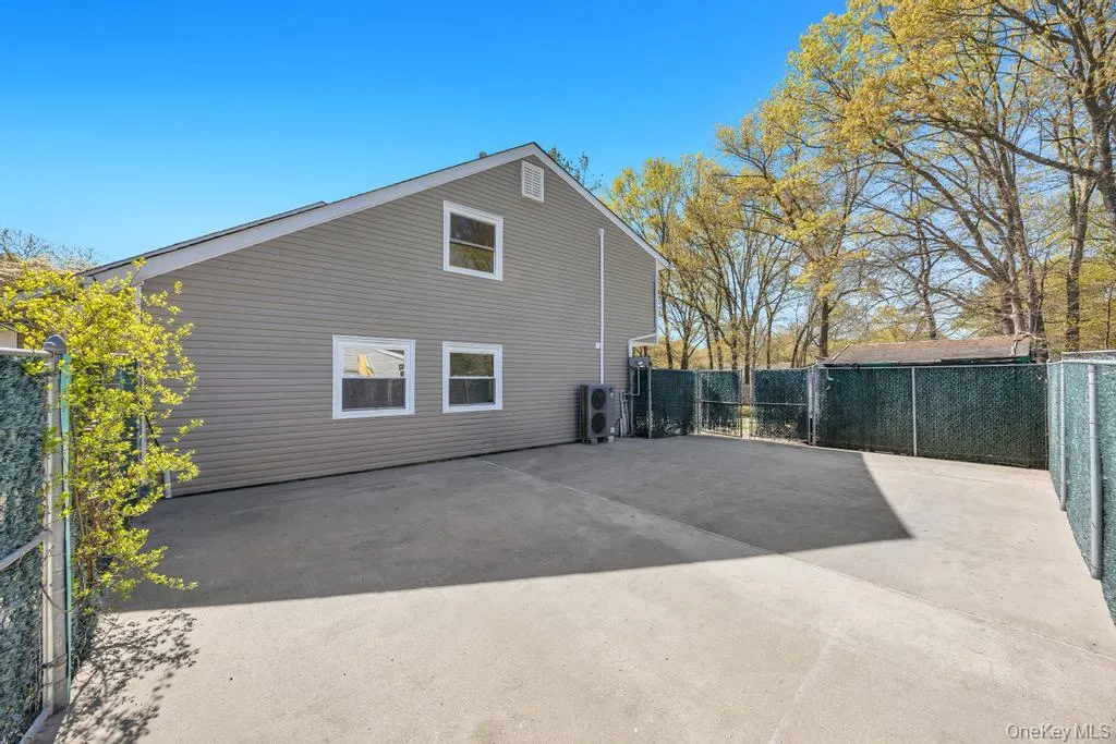 8 Grand Canyon Lane, Brookhaven, NY, 5 Bedrooms Bedrooms, 11 Rooms Rooms,3 BathroomsBathrooms,Residential,For Rent,Grand Canyon,0,1005527 8 Grand Canyon Lane, Brookhaven, NY, 5 Bedrooms Bedrooms, 11 Rooms Rooms,3 BathroomsBathrooms,Residential,For Rent,Grand Canyon,0,1005527