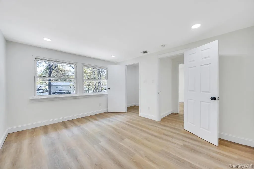8 Grand Canyon Lane, Brookhaven, NY, 5 Bedrooms Bedrooms, 11 Rooms Rooms,3 BathroomsBathrooms,Residential,For Rent,Grand Canyon,0,1005527 8 Grand Canyon Lane, Brookhaven, NY, 5 Bedrooms Bedrooms, 11 Rooms Rooms,3 BathroomsBathrooms,Residential,For Rent,Grand Canyon,0,1005527
