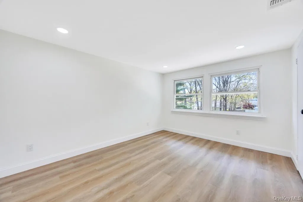 8 Grand Canyon Lane, Brookhaven, NY, 5 Bedrooms Bedrooms, 11 Rooms Rooms,3 BathroomsBathrooms,Residential,For Rent,Grand Canyon,0,1005527 8 Grand Canyon Lane, Brookhaven, NY, 5 Bedrooms Bedrooms, 11 Rooms Rooms,3 BathroomsBathrooms,Residential,For Rent,Grand Canyon,0,1005527
