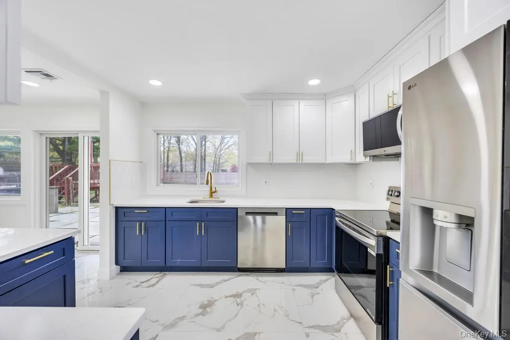 8 Grand Canyon Lane, Brookhaven, NY, 5 Bedrooms Bedrooms, 11 Rooms Rooms,3 BathroomsBathrooms,Residential,For Rent,Grand Canyon,0,1005527 8 Grand Canyon Lane, Brookhaven, NY, 5 Bedrooms Bedrooms, 11 Rooms Rooms,3 BathroomsBathrooms,Residential,For Rent,Grand Canyon,0,1005527