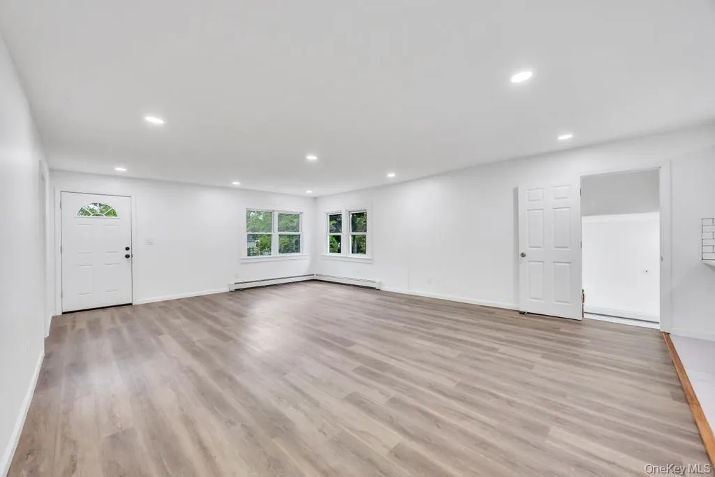 5 Radford Road, Brookhaven, NY, 3 Bedrooms Bedrooms, 9 Rooms Rooms,3 BathroomsBathrooms,Residential,For Rent,Radford,0,1005530 5 Radford Road, Brookhaven, NY, 3 Bedrooms Bedrooms, 9 Rooms Rooms,3 BathroomsBathrooms,Residential,For Rent,Radford,0,1005530