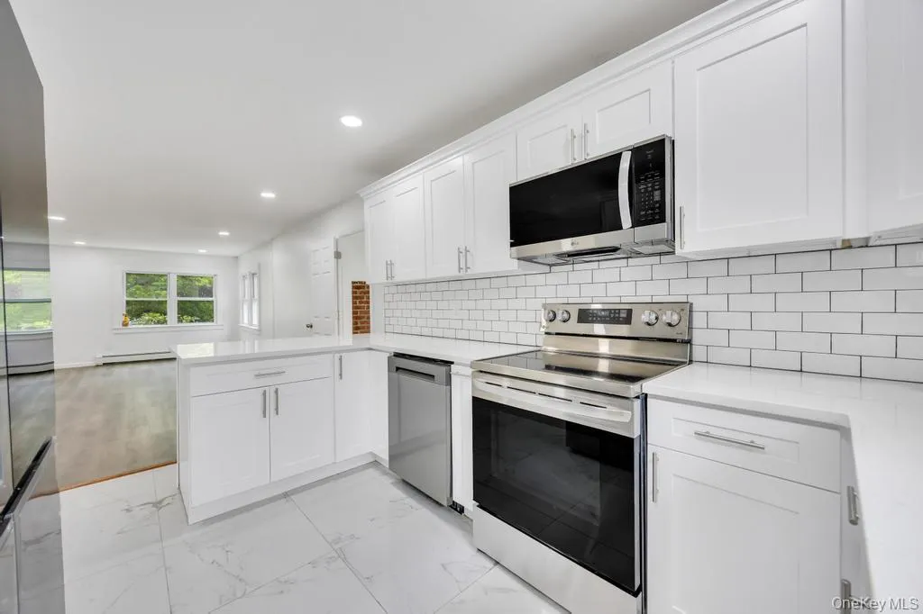 5 Radford Road, Brookhaven, NY, 3 Bedrooms Bedrooms, 9 Rooms Rooms,3 BathroomsBathrooms,Residential,For Rent,Radford,0,1005530 5 Radford Road, Brookhaven, NY, 3 Bedrooms Bedrooms, 9 Rooms Rooms,3 BathroomsBathrooms,Residential,For Rent,Radford,0,1005530