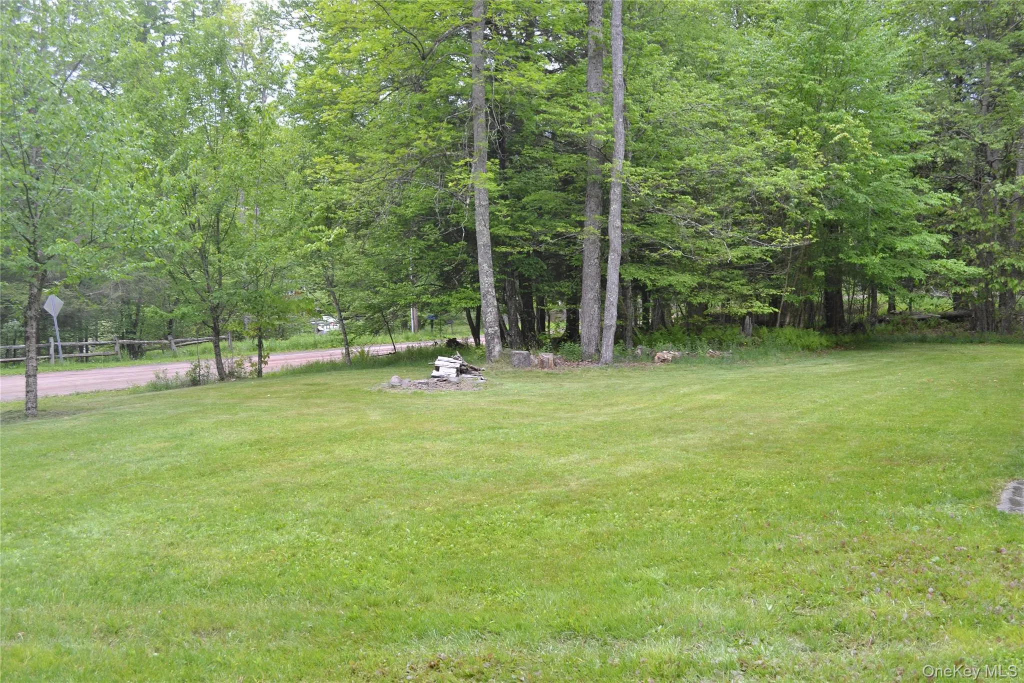 Quiet, private, level yard Quiet, private, level yard